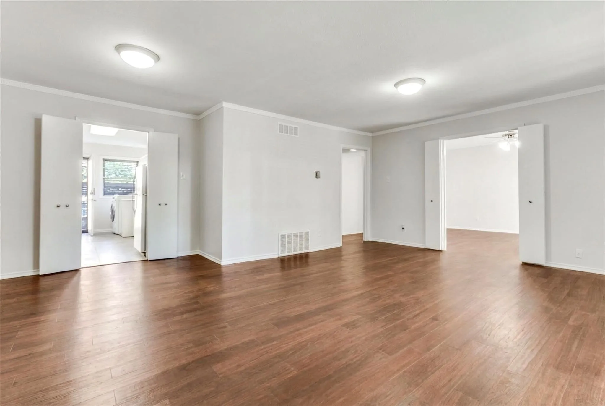 Condominium For Sale in Dallas County , 11116 Valleydale Drive B, Dallas, Texas 75230, 2 Bedrooms, 2 Bathrooms, Garage spaces, 1,044 Sqft, built in 1961, Price $160,000, mls#21332647, Real Estate Agent in Dallas, Homes For Sale in Dallas county, Homes For Sale in Dallas, Realtor in Dallas Texas, Real Estate Brokerage Independent Realty Texas, Luminita Cordes Realtor