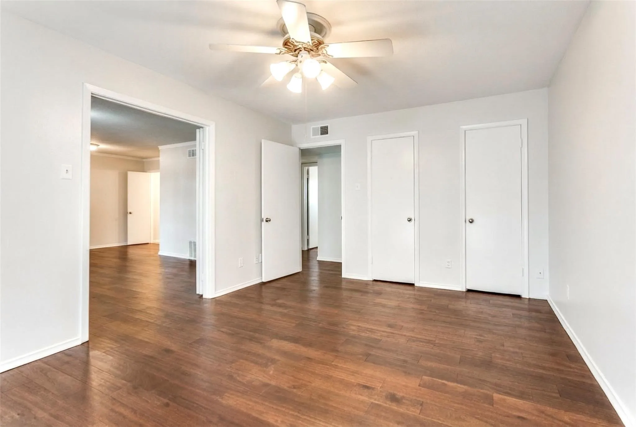 Condominium For Sale in Dallas County , 11116 Valleydale Drive B, Dallas, Texas 75230, 2 Bedrooms, 2 Bathrooms, Garage spaces, 1,044 Sqft, built in 1961, Price $160,000, mls#21332647, Real Estate Agent in Dallas, Homes For Sale in Dallas county, Homes For Sale in Dallas, Realtor in Dallas Texas, Real Estate Brokerage Independent Realty Texas, Luminita Cordes Realtor