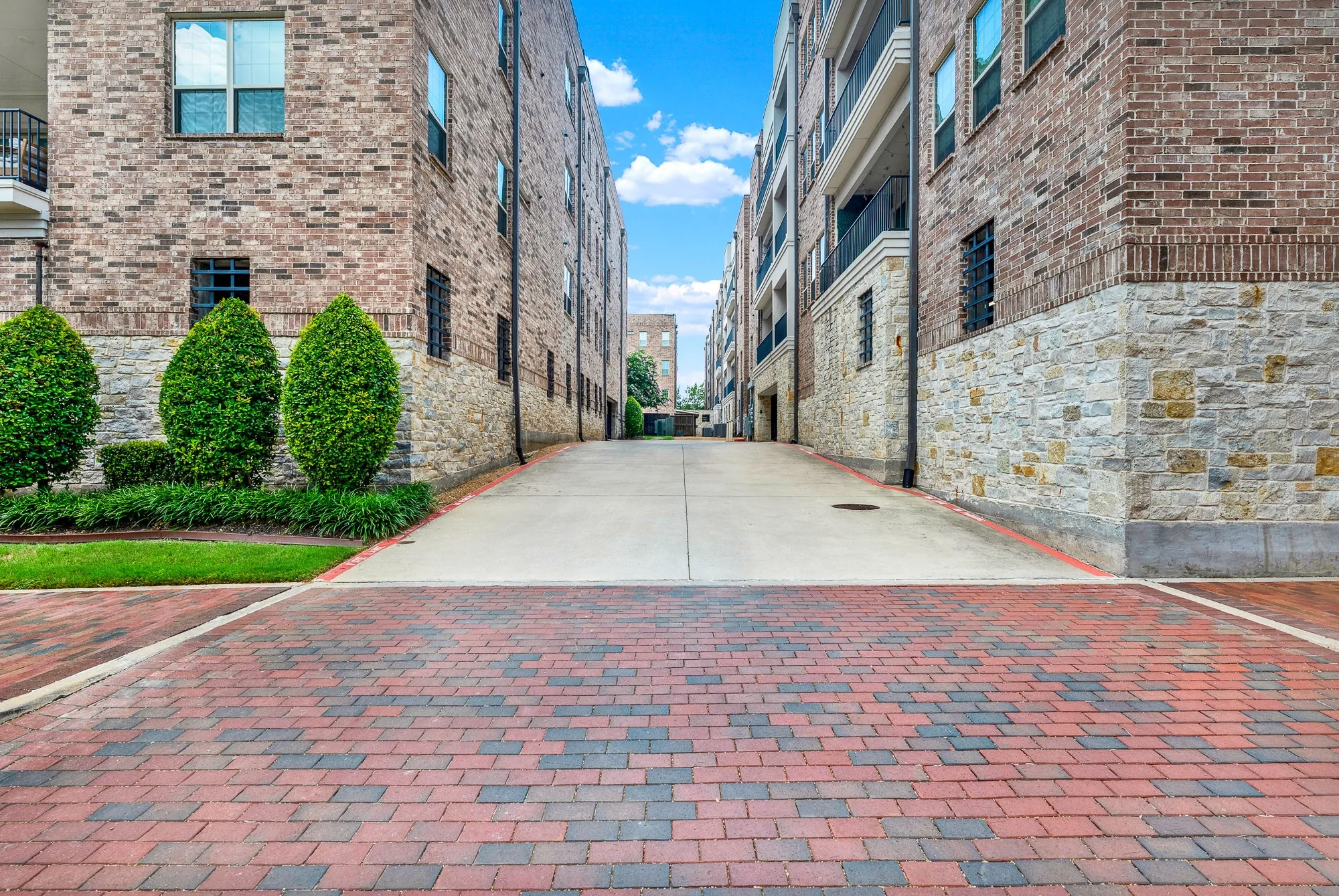 Condominium For Sale in Dallas County , 5015 Meridian Lane 2101, Addison, Texas 75001, 2 Bedrooms, 3 Bathrooms, 2 Garage spaces, 1,900 Sqft, built in 2016, Price $515,000, mls#21333821, Real Estate Agent in Addison, Homes For Sale in Dallas county, Homes For Sale in Addison, Realtor in Addison Texas, Real Estate Brokerage Independent Realty Texas, Luminita Cordes Realtor