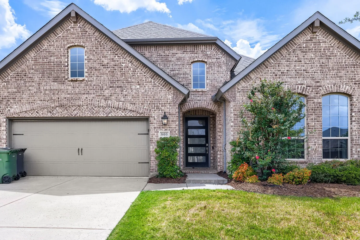 Single Family Residence For Sale in Denton County , 800 Agave Drive, Prosper, Texas 75078, 3 Bedroom, 2 Bathroom, 2 Garage spaces, 2,498 Sqft, built in 2020, mls#21334433, Real Estate Agent in Prosper, Homes For Sale in Denton county, Homes For Sale in Prosper, Realtor in Prosper Texas, Real Estate Brokerage Independent Realty Texas, Luminita Cordes Realtor