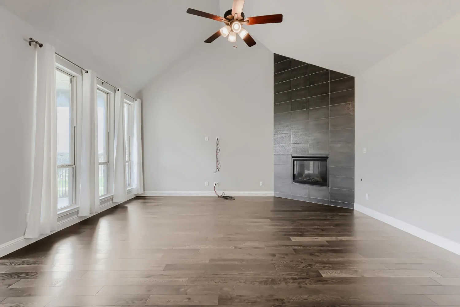 Single Family Residence For Sale in Denton County , 800 Agave Drive, Prosper, Texas 75078, 3 Bedroom, 2 Bathroom, 2 Garage spaces, 2,498 Sqft, built in 2020, mls#21334433, Real Estate Agent in Prosper, Homes For Sale in Denton county, Homes For Sale in Prosper, Realtor in Prosper Texas, Real Estate Brokerage Independent Realty Texas, Luminita Cordes Realtor