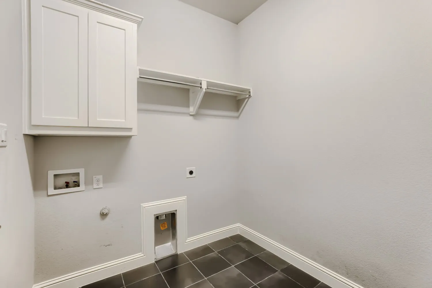 Single Family Residence For Sale in Denton County , 800 Agave Drive, Prosper, Texas 75078, 3 Bedroom, 2 Bathroom, 2 Garage spaces, 2,498 Sqft, built in 2020, mls#21334433, Real Estate Agent in Prosper, Homes For Sale in Denton county, Homes For Sale in Prosper, Realtor in Prosper Texas, Real Estate Brokerage Independent Realty Texas, Luminita Cordes Realtor