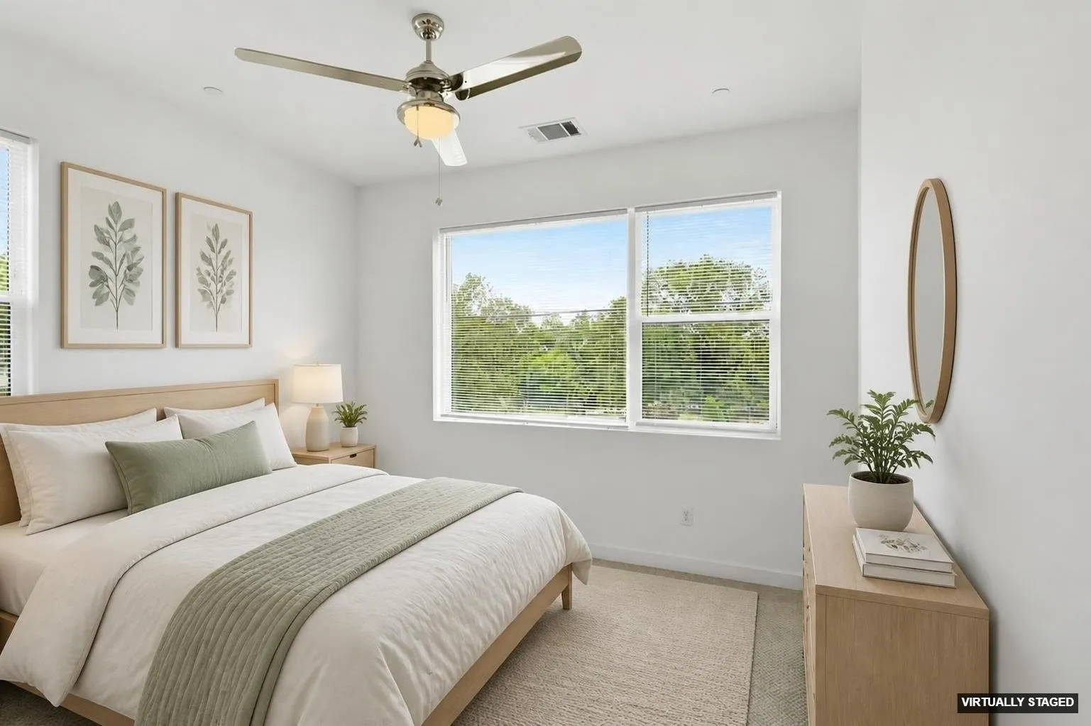 Secondary bedroom features en-suite bathroom.