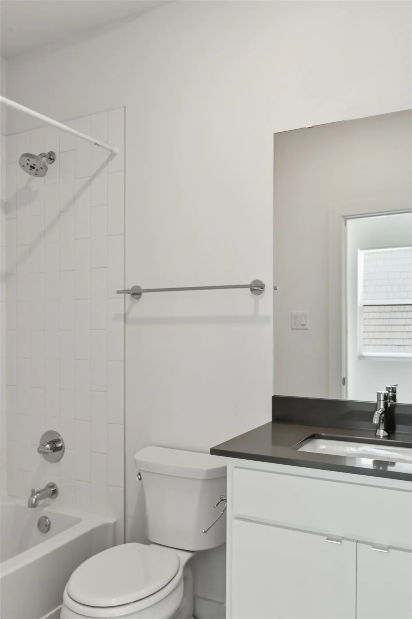 Condominium For Sale in Dallas County , 427 W 10th Street 101, Dallas, Texas 75208, 2 Bedroom, 3 Bathroom, 2 Garage spaces, 2,025 Sqft, built in 2018, mls#21330826, Real Estate Agent in Dallas, Homes For Sale in Dallas county, Homes For Sale in Dallas, Realtor in Dallas Texas, Real Estate Brokerage Independent Realty Texas, Luminita Cordes Realtor