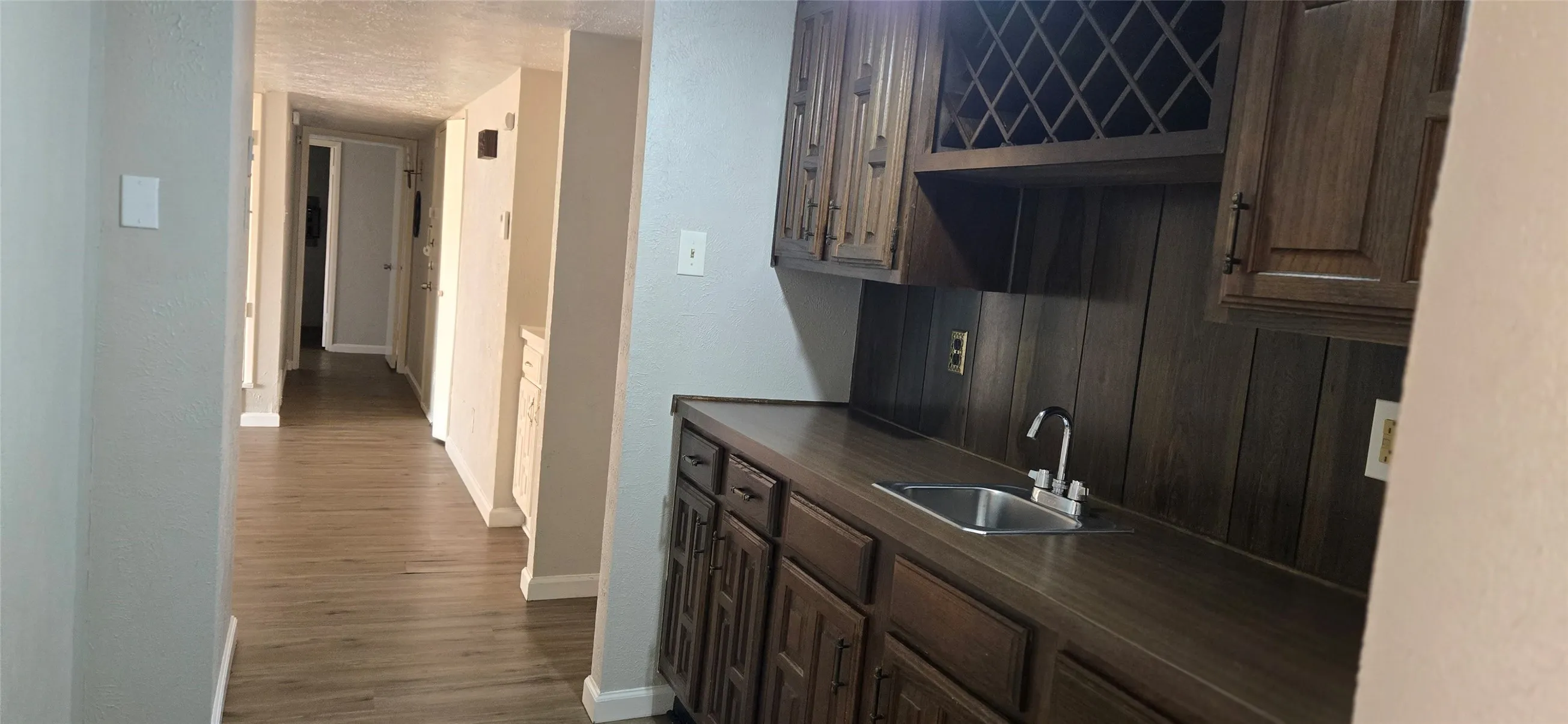 Single Family Residence For Sale in Dallas County , 7322 Long Canyon Trail, Dallas, Texas 75249, 4 Bedroom, 2 Bathroom, 2 Garage spaces, 1,960 Sqft, built in 1977, mls#21334691, Real Estate Agent in Dallas, Homes For Sale in Dallas county, Homes For Sale in Dallas, Realtor in Dallas Texas, Real Estate Brokerage Independent Realty Texas, Luminita Cordes Realtor