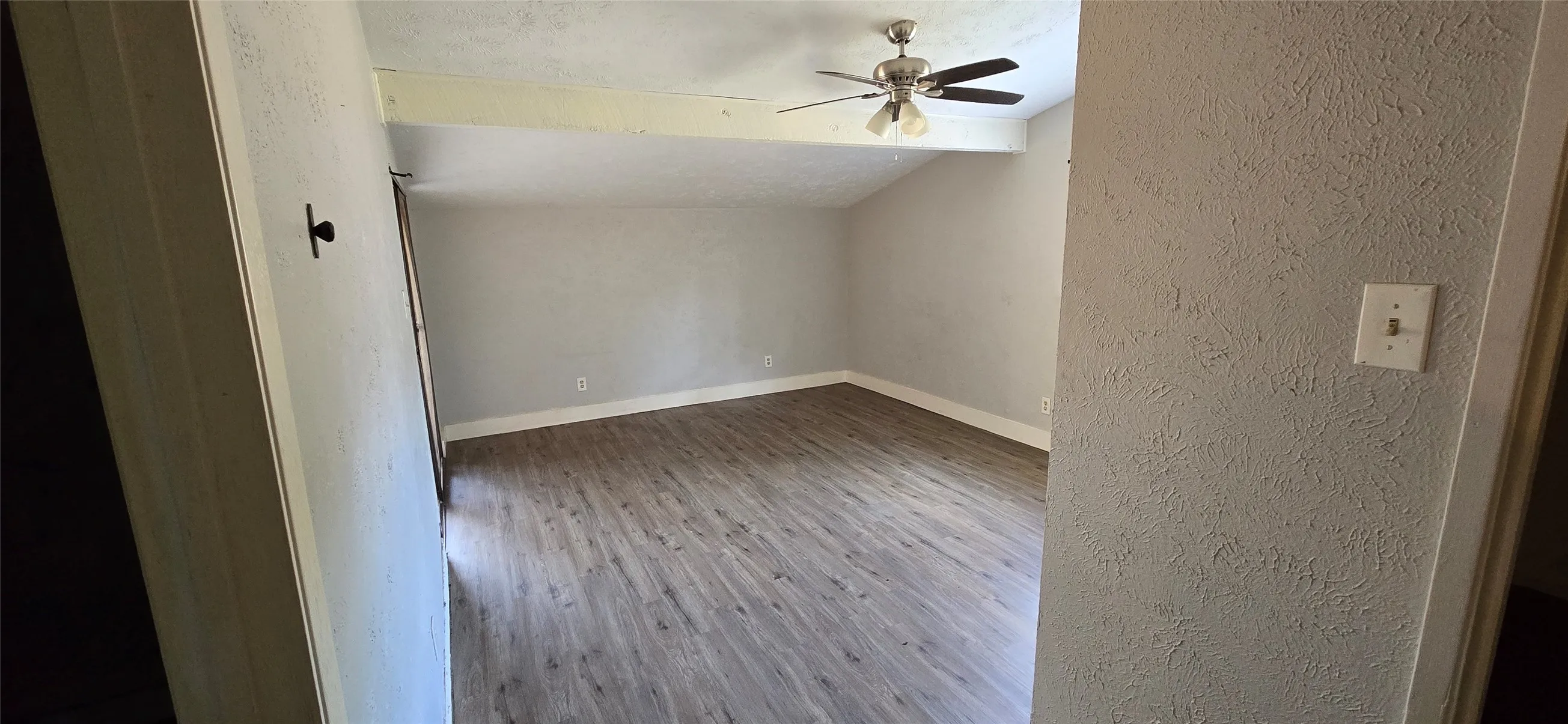 Single Family Residence For Sale in Dallas County , 7322 Long Canyon Trail, Dallas, Texas 75249, 4 Bedroom, 2 Bathroom, 2 Garage spaces, 1,960 Sqft, built in 1977, mls#21334691, Real Estate Agent in Dallas, Homes For Sale in Dallas county, Homes For Sale in Dallas, Realtor in Dallas Texas, Real Estate Brokerage Independent Realty Texas, Luminita Cordes Realtor
