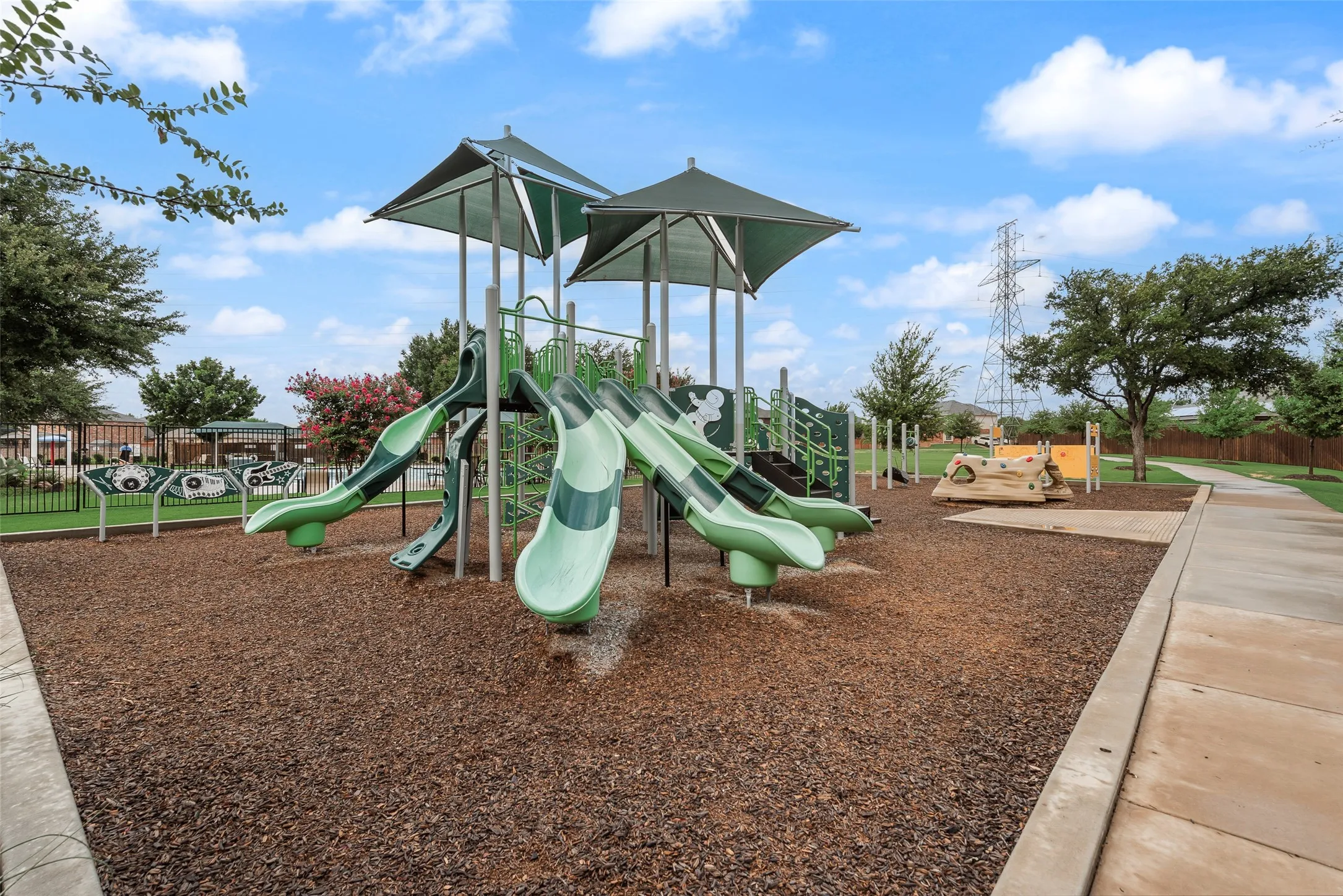 Single Family Residence For Sale in Tarrant County , 516 Drowsy Water Trail, Fort Worth, Texas 76131, 3 Bedroom, 2 Bathroom, 2 Garage spaces, 1,516 Sqft, built in 2023, mls#21334591, Real Estate Agent in Fort Worth, Homes For Sale in Tarrant county, Homes For Sale in Fort Worth, Realtor in Fort Worth Texas, Real Estate Brokerage Independent Realty Texas, Luminita Cordes Realtor