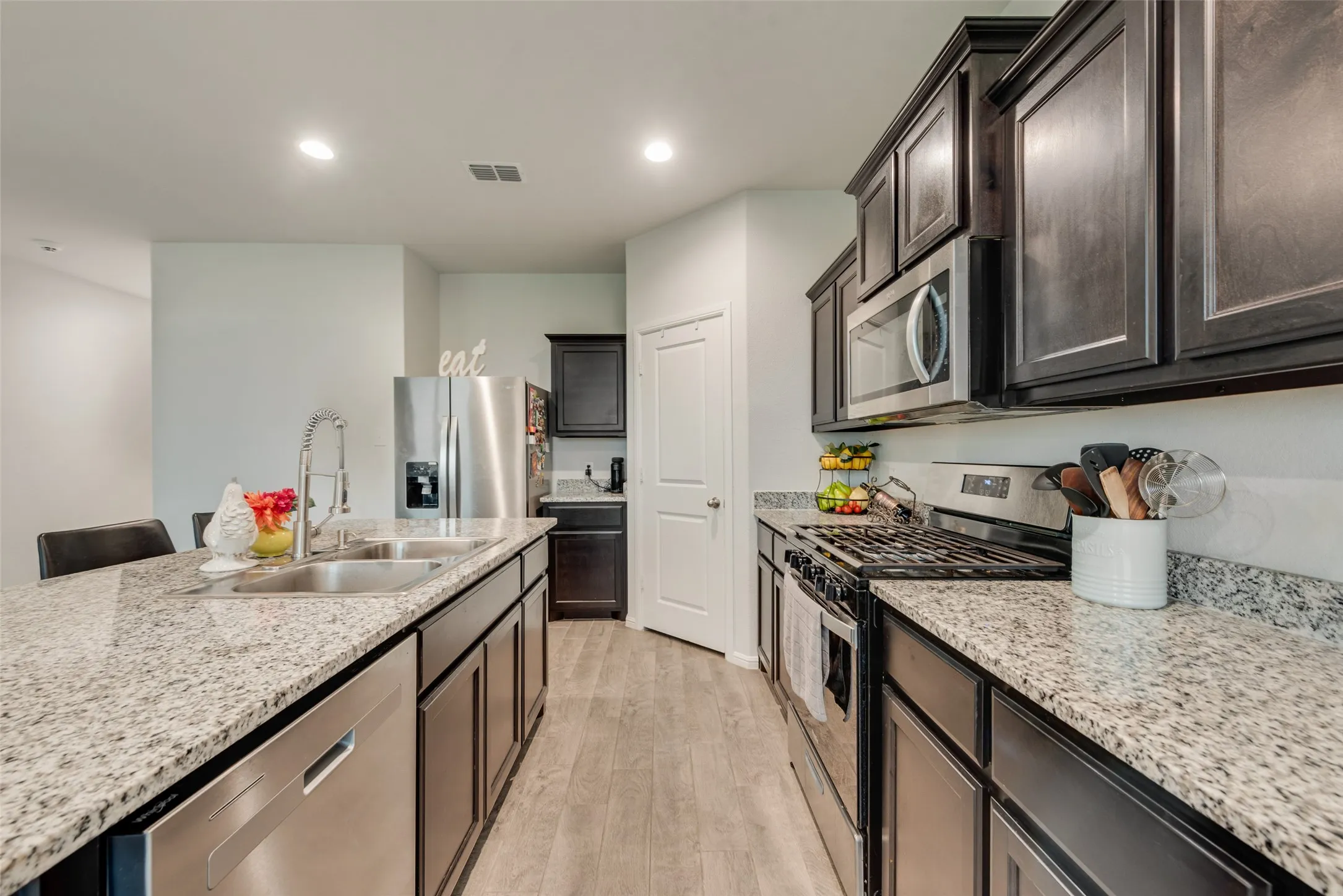 Single Family Residence For Sale in Tarrant County , 516 Drowsy Water Trail, Fort Worth, Texas 76131, 3 Bedroom, 2 Bathroom, 2 Garage spaces, 1,516 Sqft, built in 2023, mls#21334591, Real Estate Agent in Fort Worth, Homes For Sale in Tarrant county, Homes For Sale in Fort Worth, Realtor in Fort Worth Texas, Real Estate Brokerage Independent Realty Texas, Luminita Cordes Realtor