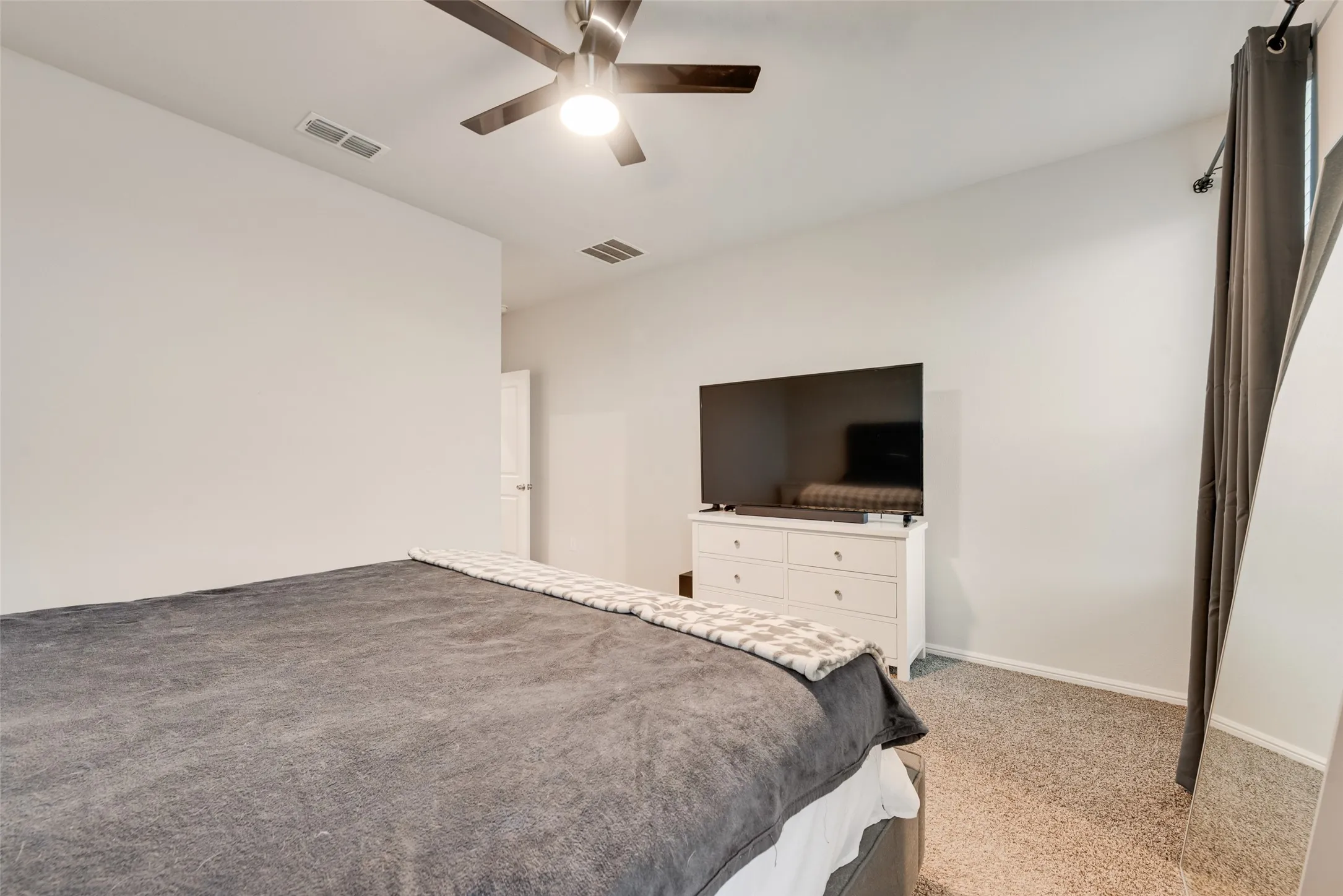 Single Family Residence For Sale in Tarrant County , 516 Drowsy Water Trail, Fort Worth, Texas 76131, 3 Bedroom, 2 Bathroom, 2 Garage spaces, 1,516 Sqft, built in 2023, mls#21334591, Real Estate Agent in Fort Worth, Homes For Sale in Tarrant county, Homes For Sale in Fort Worth, Realtor in Fort Worth Texas, Real Estate Brokerage Independent Realty Texas, Luminita Cordes Realtor
