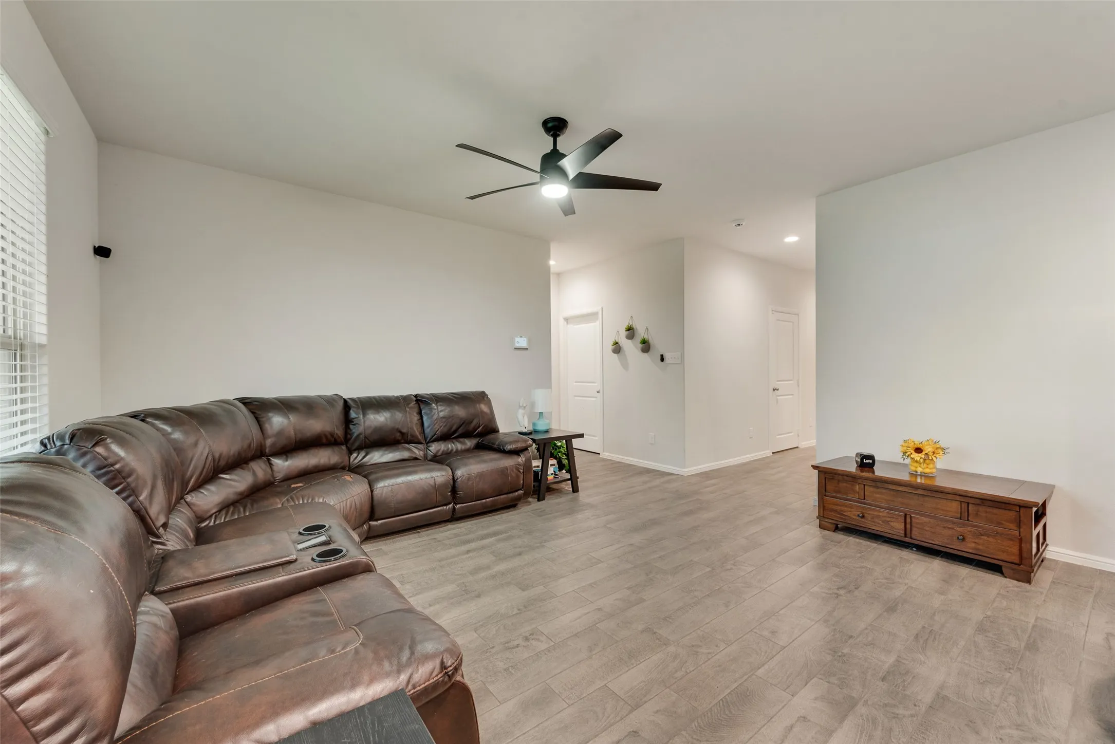 Single Family Residence For Sale in Tarrant County , 516 Drowsy Water Trail, Fort Worth, Texas 76131, 3 Bedroom, 2 Bathroom, 2 Garage spaces, 1,516 Sqft, built in 2023, mls#21334591, Real Estate Agent in Fort Worth, Homes For Sale in Tarrant county, Homes For Sale in Fort Worth, Realtor in Fort Worth Texas, Real Estate Brokerage Independent Realty Texas, Luminita Cordes Realtor