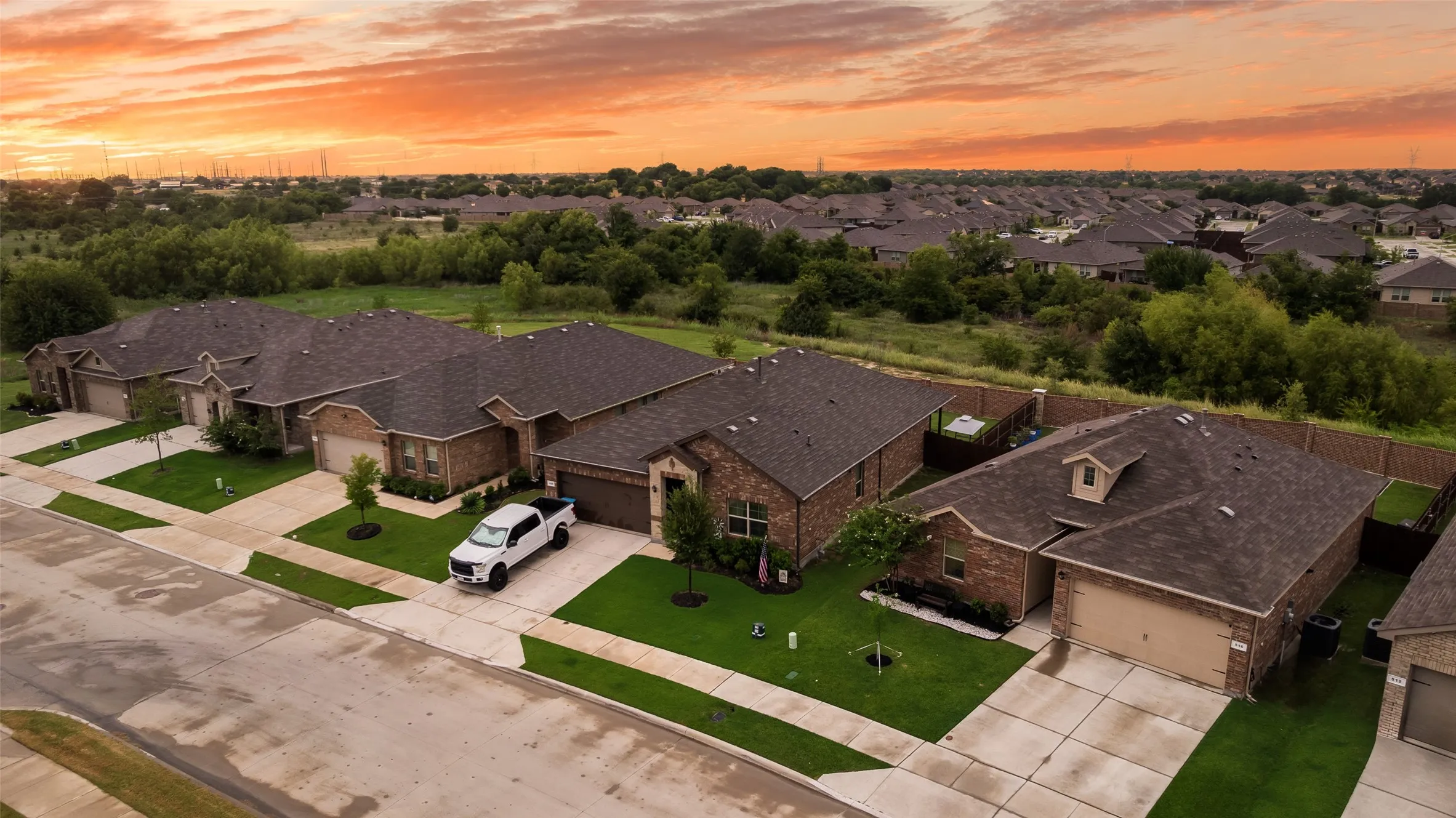 Single Family Residence For Sale in Tarrant County , 516 Drowsy Water Trail, Fort Worth, Texas 76131, 3 Bedroom, 2 Bathroom, 2 Garage spaces, 1,516 Sqft, built in 2023, mls#21334591, Real Estate Agent in Fort Worth, Homes For Sale in Tarrant county, Homes For Sale in Fort Worth, Realtor in Fort Worth Texas, Real Estate Brokerage Independent Realty Texas, Luminita Cordes Realtor