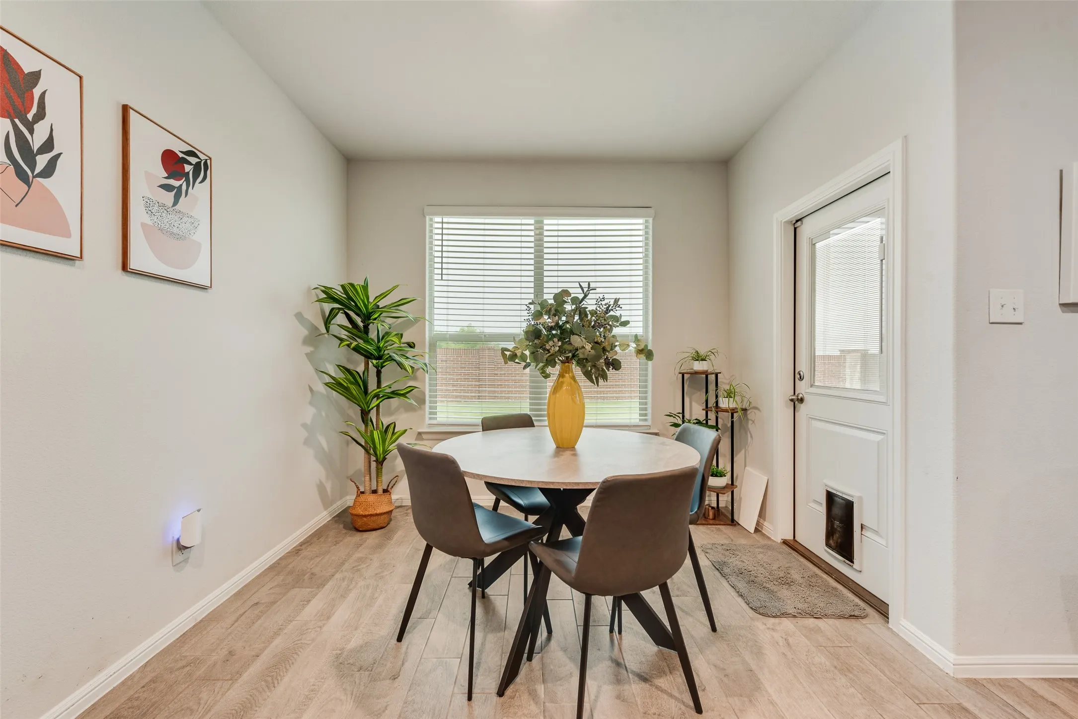 Single Family Residence For Sale in Tarrant County , 516 Drowsy Water Trail, Fort Worth, Texas 76131, 3 Bedroom, 2 Bathroom, 2 Garage spaces, 1,516 Sqft, built in 2023, mls#21334591, Real Estate Agent in Fort Worth, Homes For Sale in Tarrant county, Homes For Sale in Fort Worth, Realtor in Fort Worth Texas, Real Estate Brokerage Independent Realty Texas, Luminita Cordes Realtor