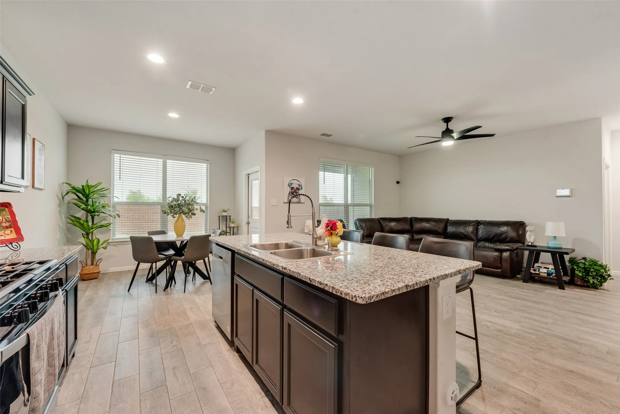 Single Family Residence For Sale in Tarrant County , 516 Drowsy Water Trail, Fort Worth, Texas 76131, 3 Bedroom, 2 Bathroom, 2 Garage spaces, 1,516 Sqft, built in 2023, mls#21334591, Real Estate Agent in Fort Worth, Homes For Sale in Tarrant county, Homes For Sale in Fort Worth, Realtor in Fort Worth Texas, Real Estate Brokerage Independent Realty Texas, Luminita Cordes Realtor