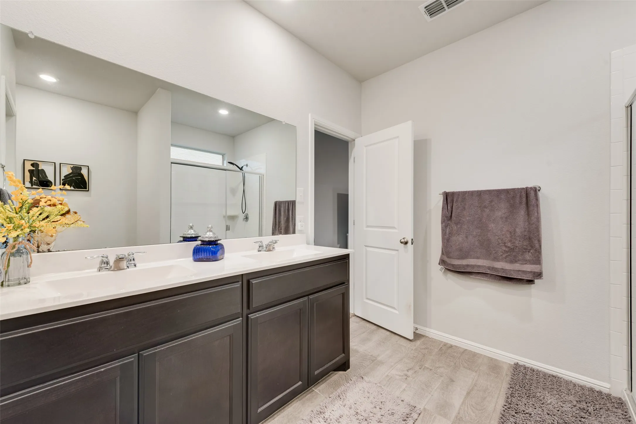 Single Family Residence For Sale in Tarrant County , 516 Drowsy Water Trail, Fort Worth, Texas 76131, 3 Bedroom, 2 Bathroom, 2 Garage spaces, 1,516 Sqft, built in 2023, mls#21334591, Real Estate Agent in Fort Worth, Homes For Sale in Tarrant county, Homes For Sale in Fort Worth, Realtor in Fort Worth Texas, Real Estate Brokerage Independent Realty Texas, Luminita Cordes Realtor