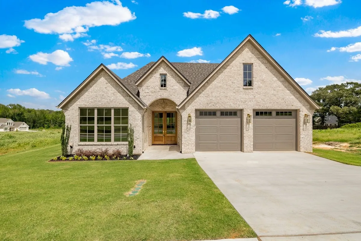 Single Family Residence For Sale in Smith County , 15125 Tilley Springs Cove, Tyler, Texas 75703, 4 Bedroom, 3 Bathroom, 2 Garage spaces, 2,402 Sqft, built in 2026, mls#21333450, Real Estate Agent in Tyler, Homes For Sale in Smith county, Homes For Sale in Tyler, Realtor in Tyler Texas, Real Estate Brokerage Independent Realty Texas, Luminita Cordes Realtor