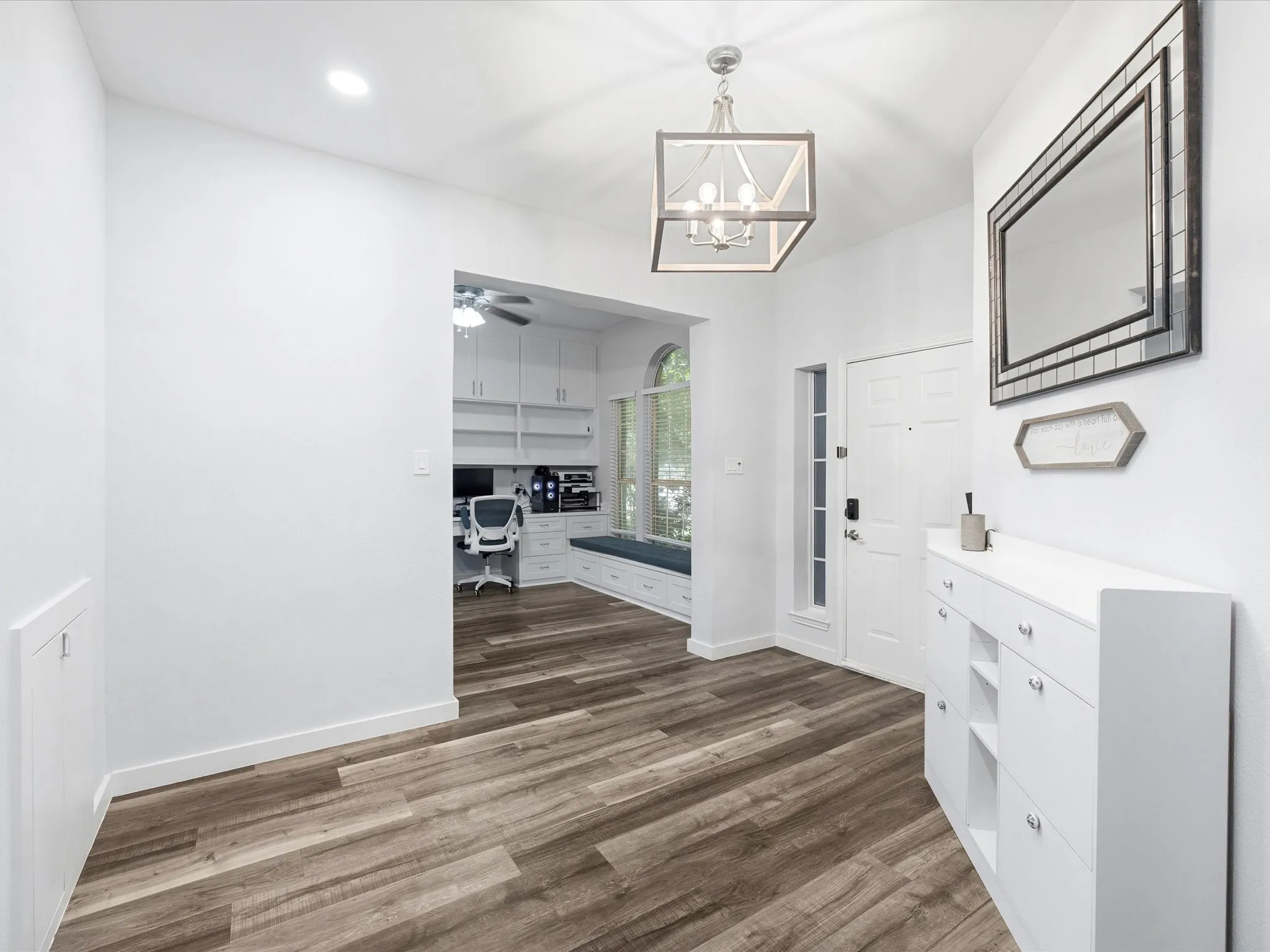 Single Family Residence For Sale in Tarrant County , 7824 Teal Drive, Fort Worth, Texas 76137, 4 Bedroom, 3 Bathroom, 2 Garage spaces, 2,362 Sqft, built in 1998, mls#21334711, Real Estate Agent in Fort Worth, Homes For Sale in Tarrant county, Homes For Sale in Fort Worth, Realtor in Fort Worth Texas, Real Estate Brokerage Independent Realty Texas, Luminita Cordes Realtor