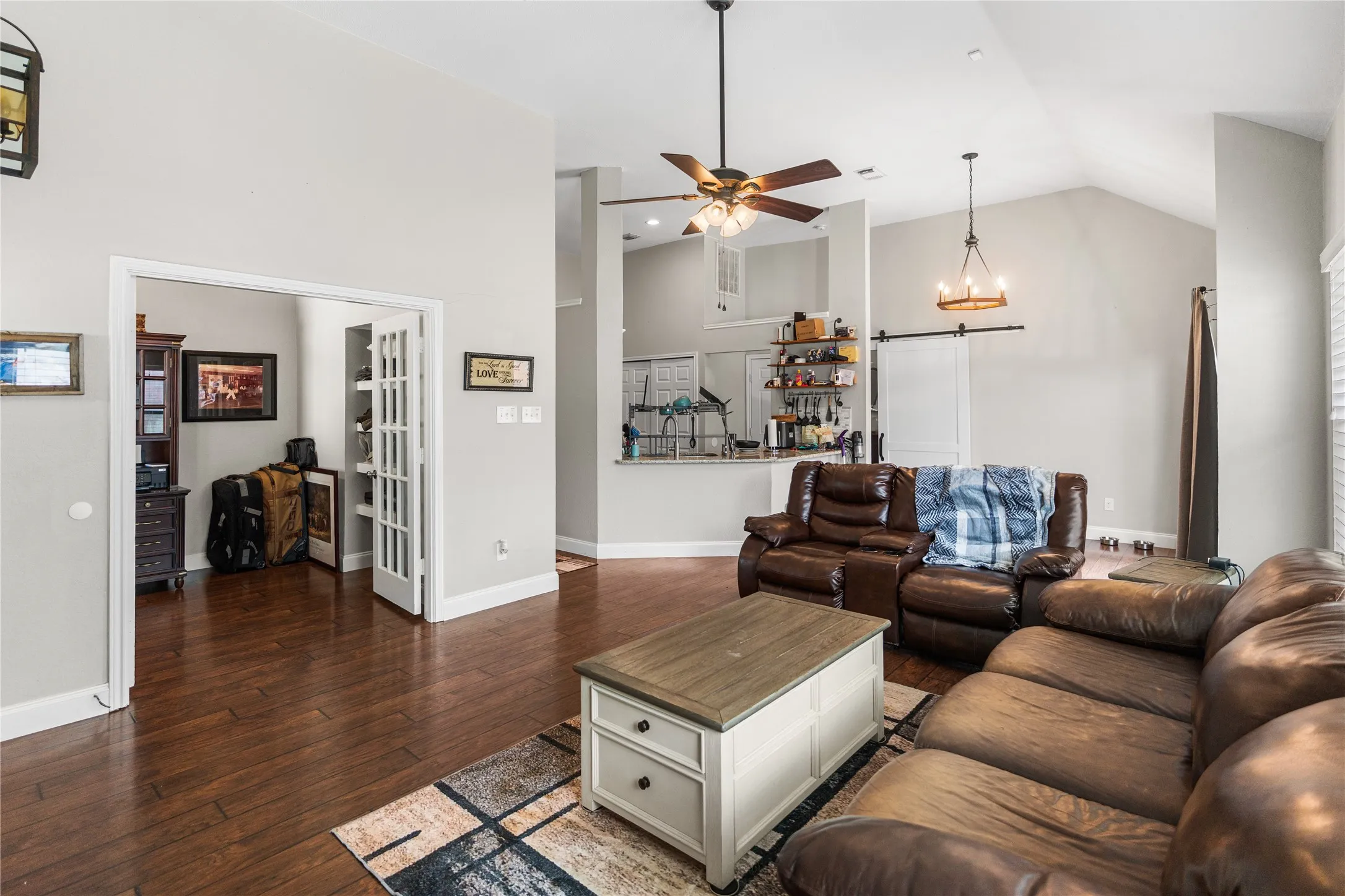 Single Family Residence For Rent in Denton County , 2219 Greenview Drive, Carrollton, Texas 75010, 3 Bedroom, 2 Bathroom, 2 Garage spaces, 1,331 Sqft, built in 1985, mls#21318953, Real Estate Agent in Carrollton, Homes For Rent in Denton county, Homes For Rent in Carrollton, Realtor in Carrollton Texas, Real Estate Brokerage Independent Realty Texas, Luminita Cordes Realtor