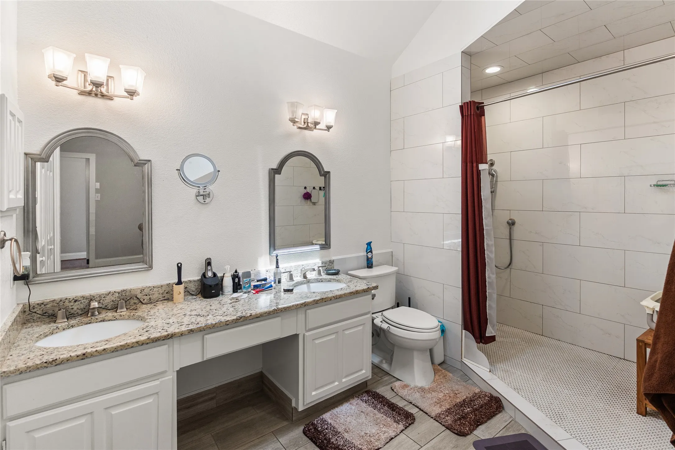Single Family Residence For Rent in Denton County , 2219 Greenview Drive, Carrollton, Texas 75010, 3 Bedroom, 2 Bathroom, 2 Garage spaces, 1,331 Sqft, built in 1985, mls#21318953, Real Estate Agent in Carrollton, Homes For Rent in Denton county, Homes For Rent in Carrollton, Realtor in Carrollton Texas, Real Estate Brokerage Independent Realty Texas, Luminita Cordes Realtor