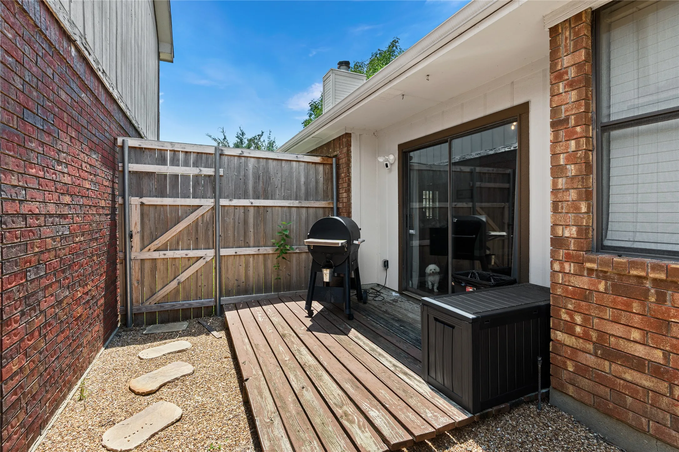 Single Family Residence For Rent in Denton County , 2219 Greenview Drive, Carrollton, Texas 75010, 3 Bedroom, 2 Bathroom, 2 Garage spaces, 1,331 Sqft, built in 1985, mls#21318953, Real Estate Agent in Carrollton, Homes For Rent in Denton county, Homes For Rent in Carrollton, Realtor in Carrollton Texas, Real Estate Brokerage Independent Realty Texas, Luminita Cordes Realtor