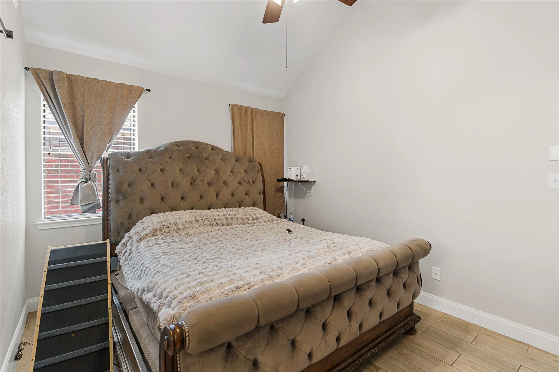 Single Family Residence For Rent in Denton County , 2219 Greenview Drive, Carrollton, Texas 75010, 3 Bedroom, 2 Bathroom, 2 Garage spaces, 1,331 Sqft, built in 1985, mls#21318953, Real Estate Agent in Carrollton, Homes For Rent in Denton county, Homes For Rent in Carrollton, Realtor in Carrollton Texas, Real Estate Brokerage Independent Realty Texas, Luminita Cordes Realtor