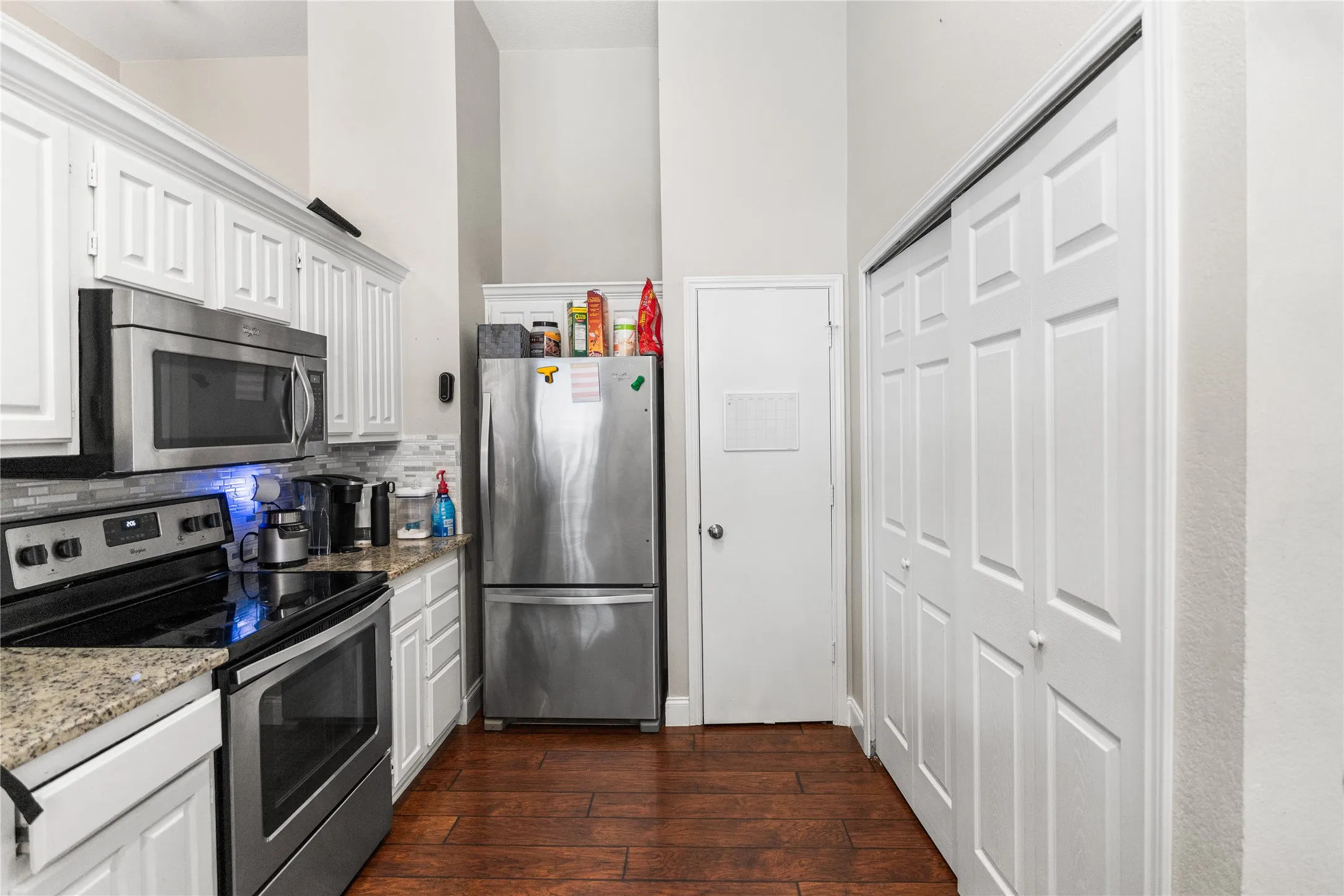 Single Family Residence For Rent in Denton County , 2219 Greenview Drive, Carrollton, Texas 75010, 3 Bedroom, 2 Bathroom, 2 Garage spaces, 1,331 Sqft, built in 1985, mls#21318953, Real Estate Agent in Carrollton, Homes For Rent in Denton county, Homes For Rent in Carrollton, Realtor in Carrollton Texas, Real Estate Brokerage Independent Realty Texas, Luminita Cordes Realtor