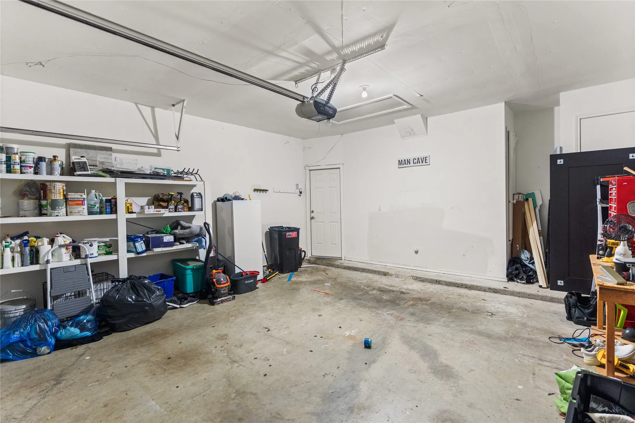 Single Family Residence For Rent in Denton County , 2219 Greenview Drive, Carrollton, Texas 75010, 3 Bedroom, 2 Bathroom, 2 Garage spaces, 1,331 Sqft, built in 1985, mls#21318953, Real Estate Agent in Carrollton, Homes For Rent in Denton county, Homes For Rent in Carrollton, Realtor in Carrollton Texas, Real Estate Brokerage Independent Realty Texas, Luminita Cordes Realtor