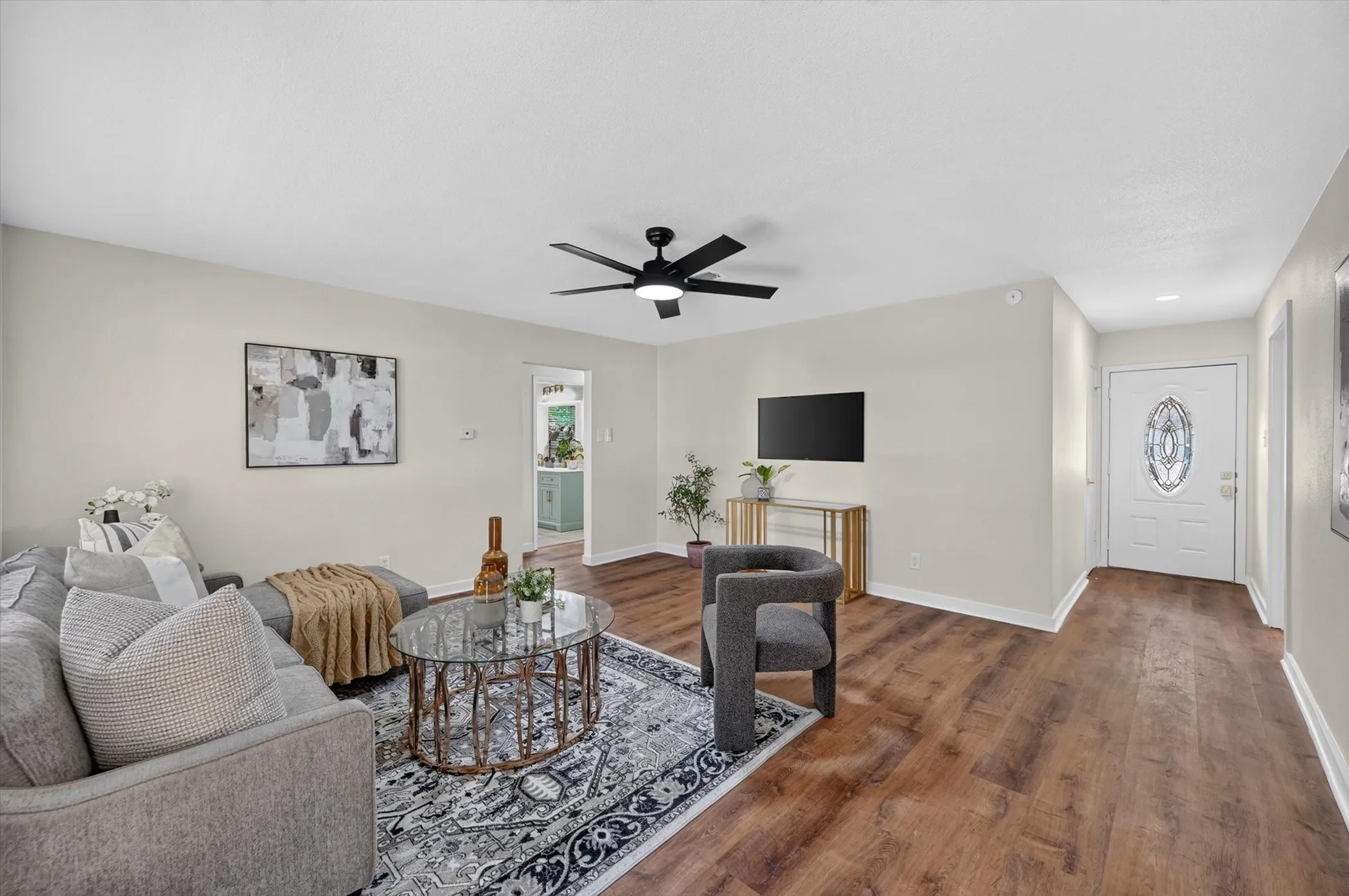 Single Family Residence For Sale in Tarrant County , 301 E Fuller Drive, Euless, Texas 76039, 4 Bedroom, 2 Bathroom, 1 Garage spaces, 1,463 Sqft, built in 1966, mls#21334521, Real Estate Agent in Euless, Homes For Sale in Tarrant county, Homes For Sale in Euless, Realtor in Euless Texas, Real Estate Brokerage Independent Realty Texas, Luminita Cordes Realtor