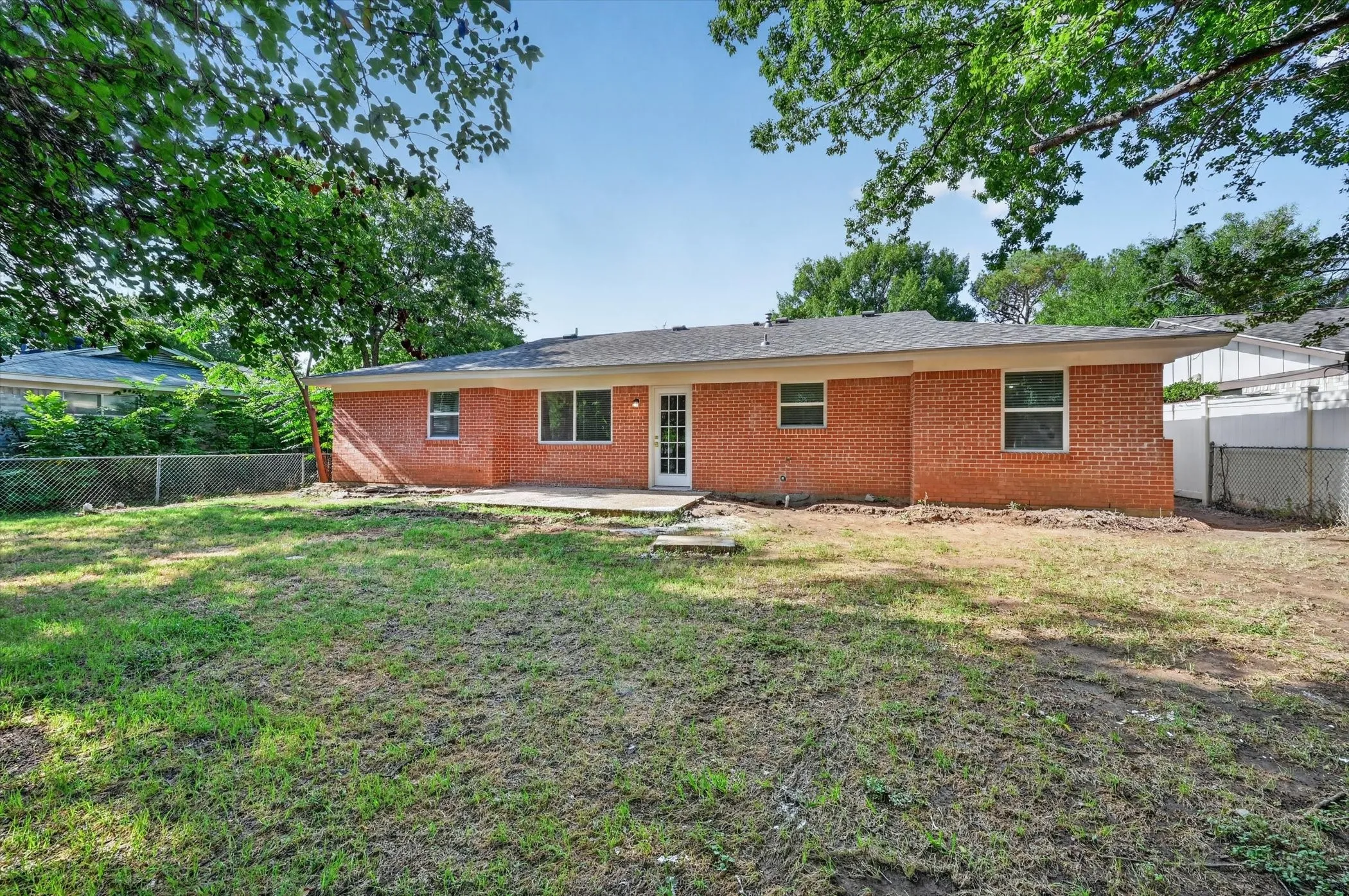 Single Family Residence For Sale in Tarrant County , 301 E Fuller Drive, Euless, Texas 76039, 4 Bedroom, 2 Bathroom, 1 Garage spaces, 1,463 Sqft, built in 1966, mls#21334521, Real Estate Agent in Euless, Homes For Sale in Tarrant county, Homes For Sale in Euless, Realtor in Euless Texas, Real Estate Brokerage Independent Realty Texas, Luminita Cordes Realtor