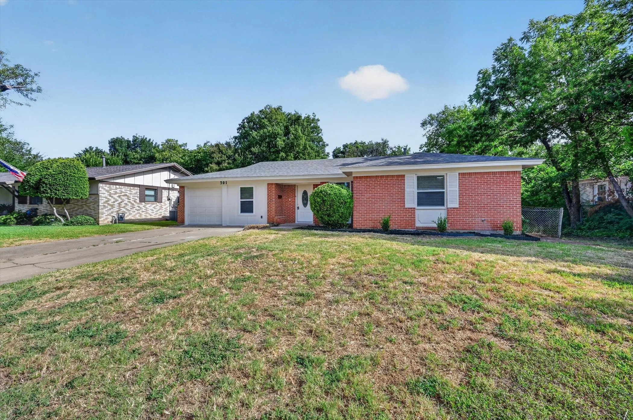 Single Family Residence For Sale in Tarrant County , 301 E Fuller Drive, Euless, Texas 76039, 4 Bedroom, 2 Bathroom, 1 Garage spaces, 1,463 Sqft, built in 1966, mls#21334521, Real Estate Agent in Euless, Homes For Sale in Tarrant county, Homes For Sale in Euless, Realtor in Euless Texas, Real Estate Brokerage Independent Realty Texas, Luminita Cordes Realtor
