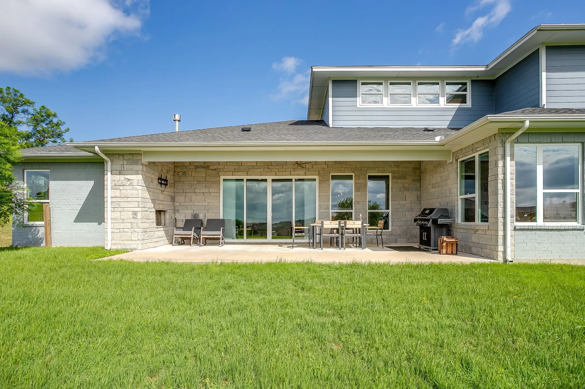 Single Family Residence For Sale in Parker County , 323 Stone Mountain Road, Cresson, Texas 76035, 4 Bedroom, 4 Bathroom, 2 Garage spaces, 3,147 Sqft, built in 2017, mls#21334440, Real Estate Agent in Cresson, Homes For Sale in Parker county, Homes For Sale in Cresson, Realtor in Cresson Texas, Real Estate Brokerage Independent Realty Texas, Luminita Cordes Realtor