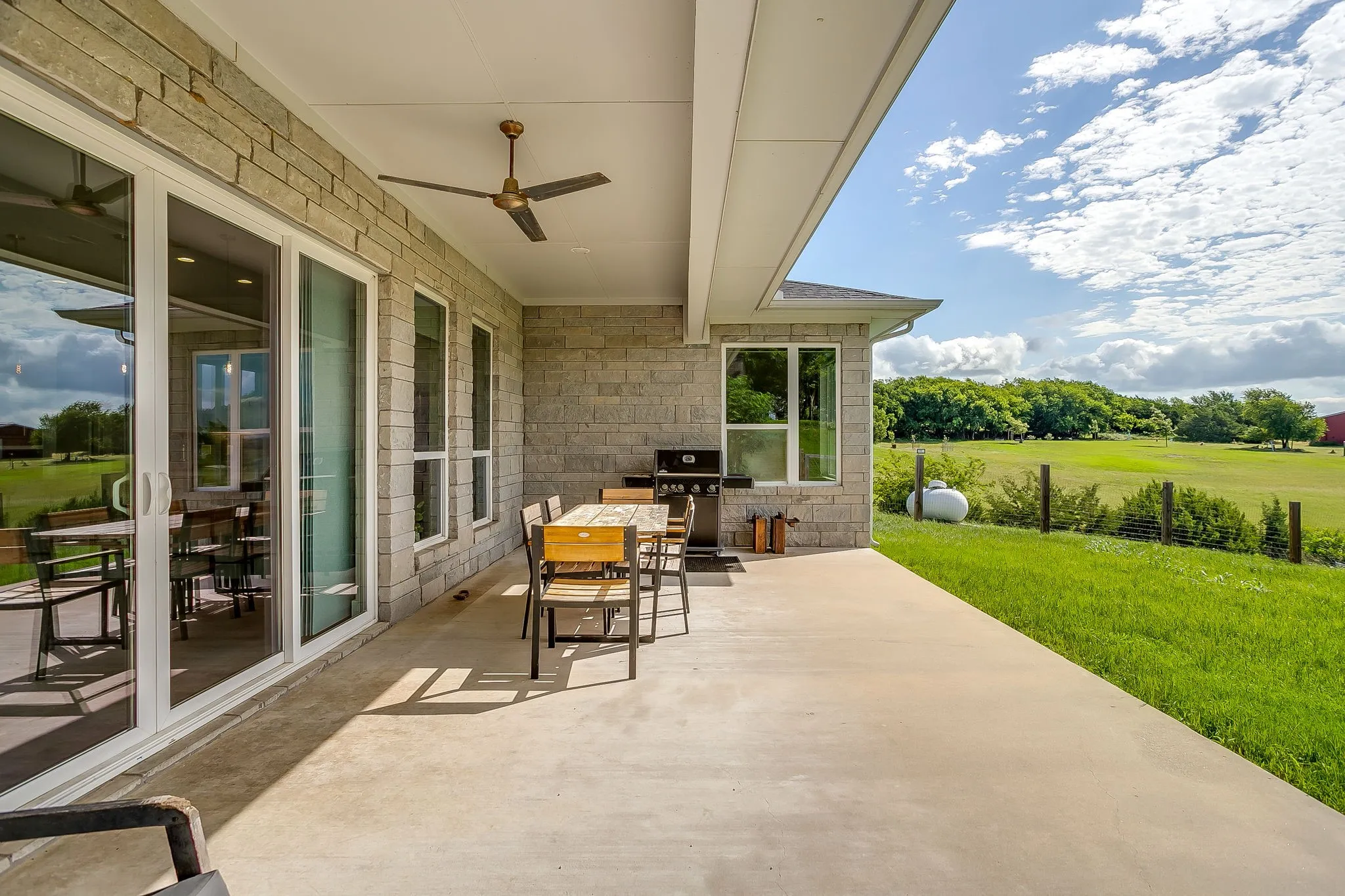 Single Family Residence For Sale in Parker County , 323 Stone Mountain Road, Cresson, Texas 76035, 4 Bedroom, 4 Bathroom, 2 Garage spaces, 3,147 Sqft, built in 2017, mls#21334440, Real Estate Agent in Cresson, Homes For Sale in Parker county, Homes For Sale in Cresson, Realtor in Cresson Texas, Real Estate Brokerage Independent Realty Texas, Luminita Cordes Realtor