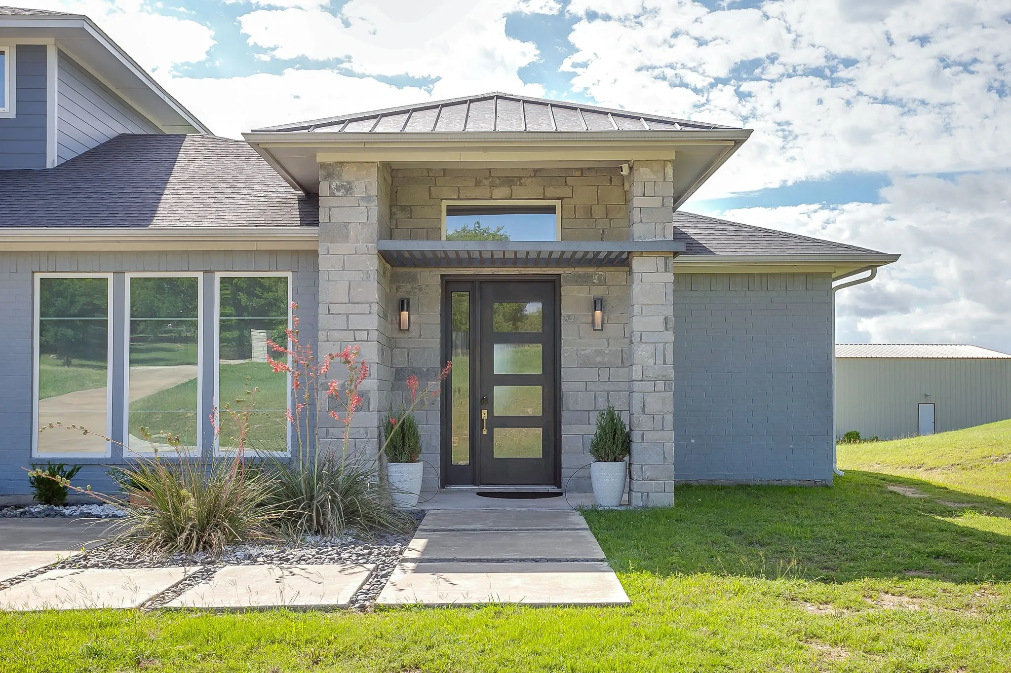 Single Family Residence For Sale in Parker County , 323 Stone Mountain Road, Cresson, Texas 76035, 4 Bedroom, 4 Bathroom, 2 Garage spaces, 3,147 Sqft, built in 2017, mls#21334440, Real Estate Agent in Cresson, Homes For Sale in Parker county, Homes For Sale in Cresson, Realtor in Cresson Texas, Real Estate Brokerage Independent Realty Texas, Luminita Cordes Realtor