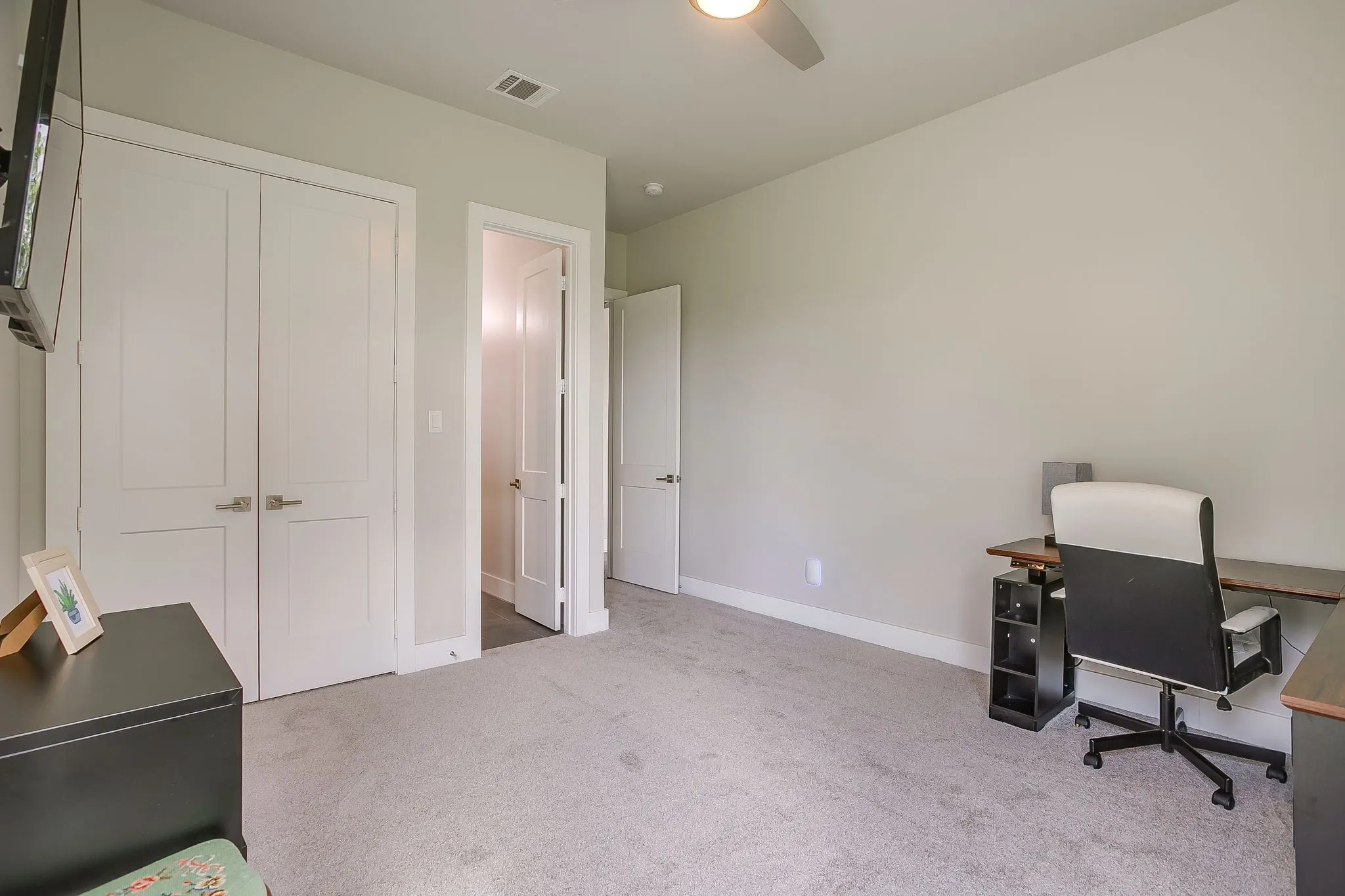 Single Family Residence For Sale in Parker County , 323 Stone Mountain Road, Cresson, Texas 76035, 4 Bedroom, 4 Bathroom, 2 Garage spaces, 3,147 Sqft, built in 2017, mls#21334440, Real Estate Agent in Cresson, Homes For Sale in Parker county, Homes For Sale in Cresson, Realtor in Cresson Texas, Real Estate Brokerage Independent Realty Texas, Luminita Cordes Realtor