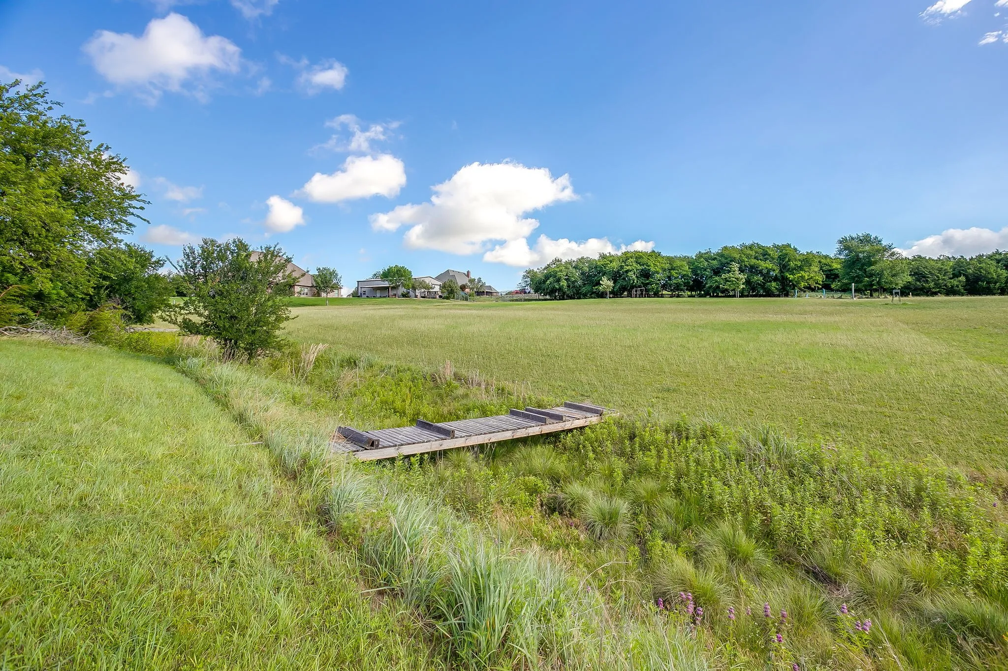 Single Family Residence For Sale in Parker County , 323 Stone Mountain Road, Cresson, Texas 76035, 4 Bedroom, 4 Bathroom, 2 Garage spaces, 3,147 Sqft, built in 2017, mls#21334440, Real Estate Agent in Cresson, Homes For Sale in Parker county, Homes For Sale in Cresson, Realtor in Cresson Texas, Real Estate Brokerage Independent Realty Texas, Luminita Cordes Realtor
