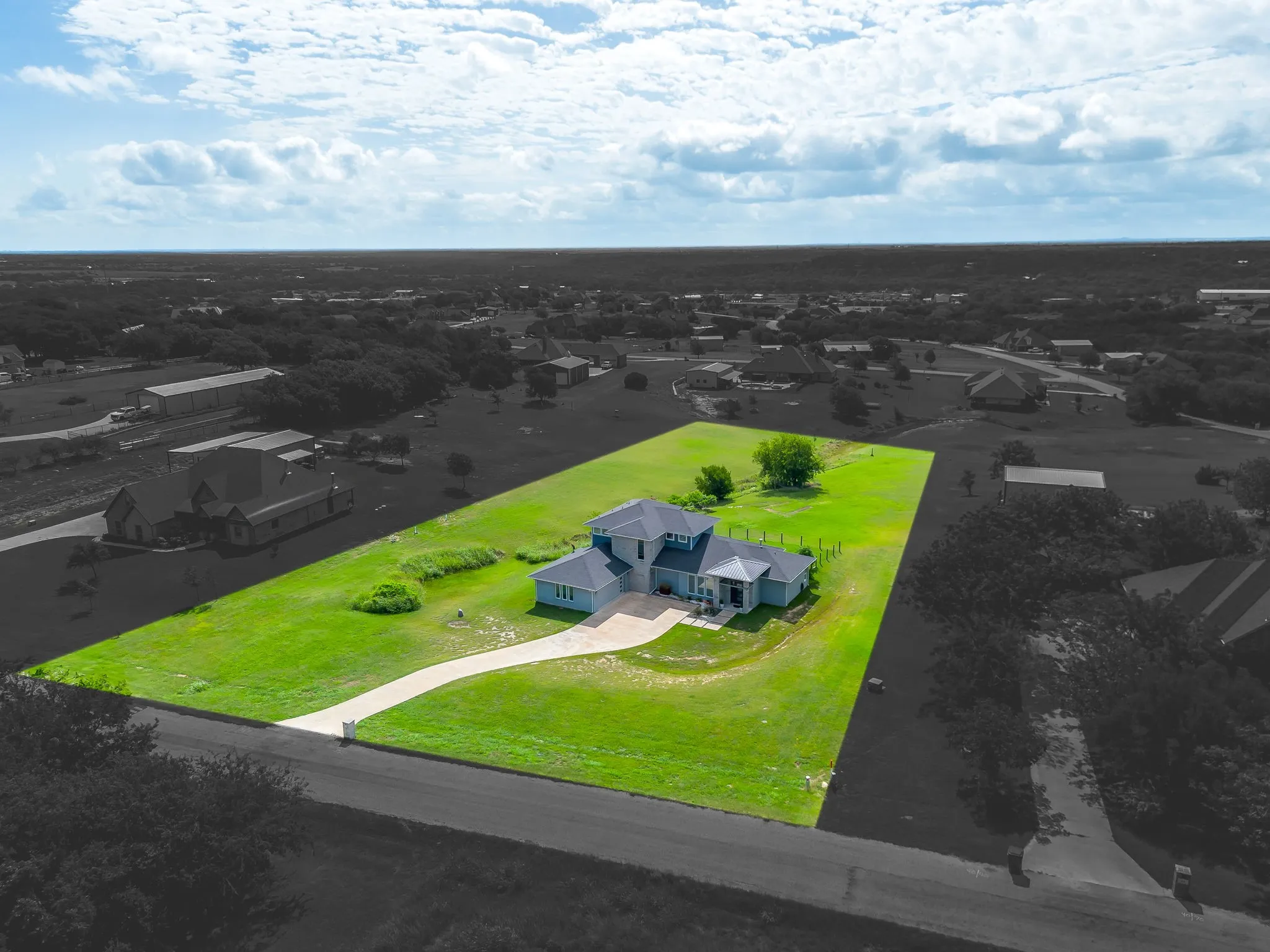 Single Family Residence For Sale in Parker County , 323 Stone Mountain Road, Cresson, Texas 76035, 4 Bedroom, 4 Bathroom, 2 Garage spaces, 3,147 Sqft, built in 2017, mls#21334440, Real Estate Agent in Cresson, Homes For Sale in Parker county, Homes For Sale in Cresson, Realtor in Cresson Texas, Real Estate Brokerage Independent Realty Texas, Luminita Cordes Realtor