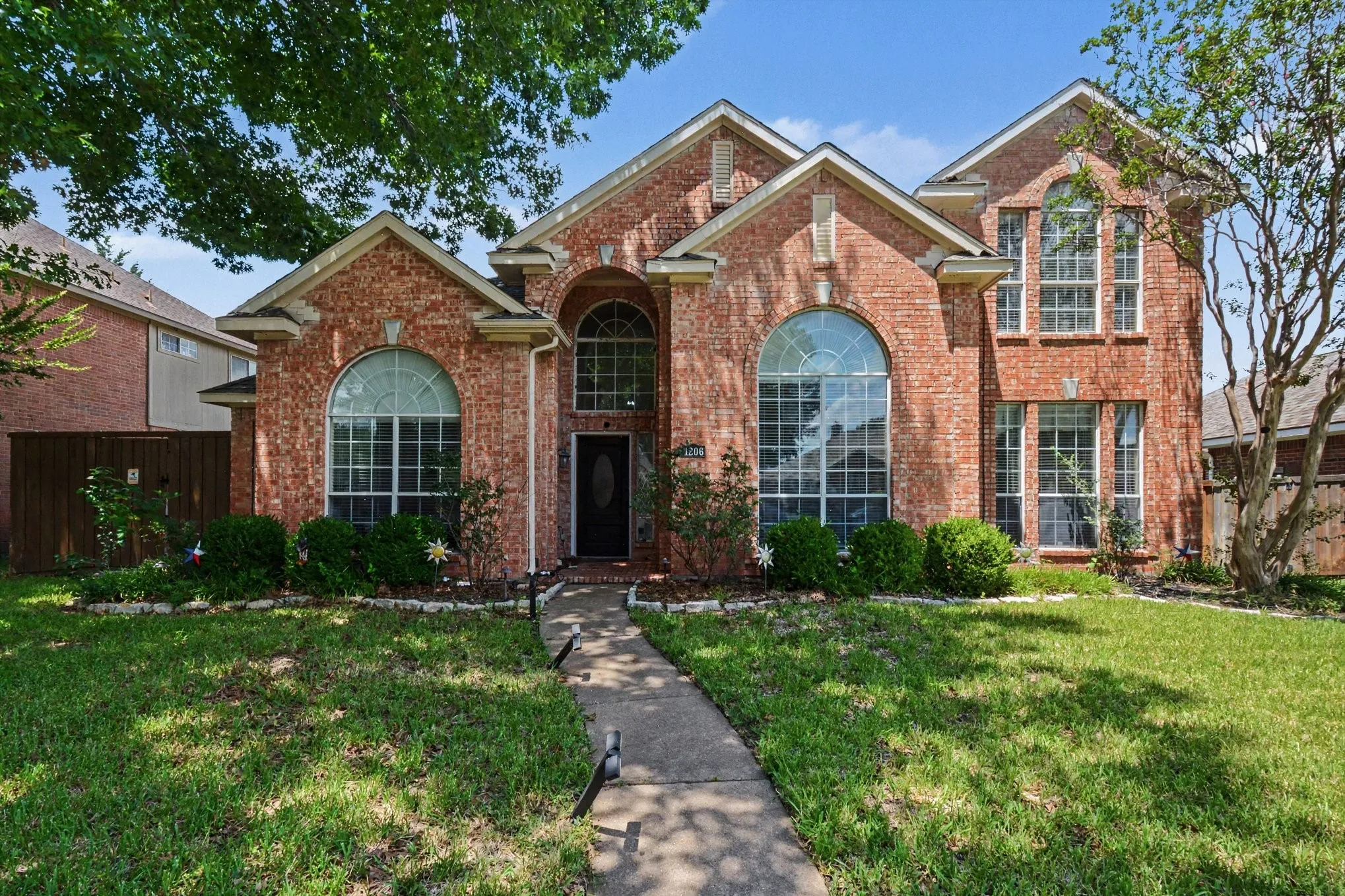Single Family Residence For Sale in Collin County , 1206 Brook Drive, Allen, Texas 75002, 5 Bedroom, 3 Bathroom, 2 Garage spaces, 3,084 Sqft, built in 1993, Price $507,000, mls#21334721, Real Estate Agent in Allen, Homes For Sale in Collin county, Homes For Sale in Allen, Realtor in Allen Texas, Real Estate Brokerage Independent Realty Texas, Luminita Cordes Realtor