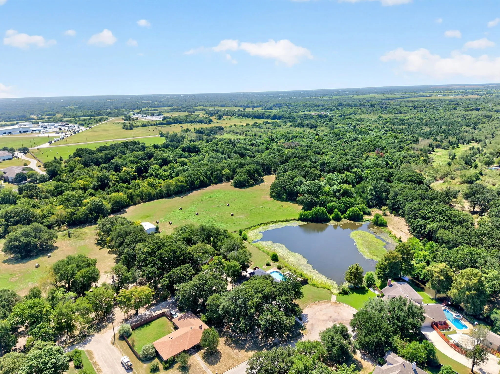 Single Family Residence For Sale in Hunt County , 3041 Choctaw Road, Commerce, Texas 75428, 3 Bedroom, 3 Bathroom, 6 Garage spaces, 2,682 Sqft, built in 1987, mls#21333975, Real Estate Agent in Commerce, Homes For Sale in Hunt county, Homes For Sale in Commerce, Realtor in Commerce Texas, Real Estate Brokerage Independent Realty Texas, Luminita Cordes Realtor