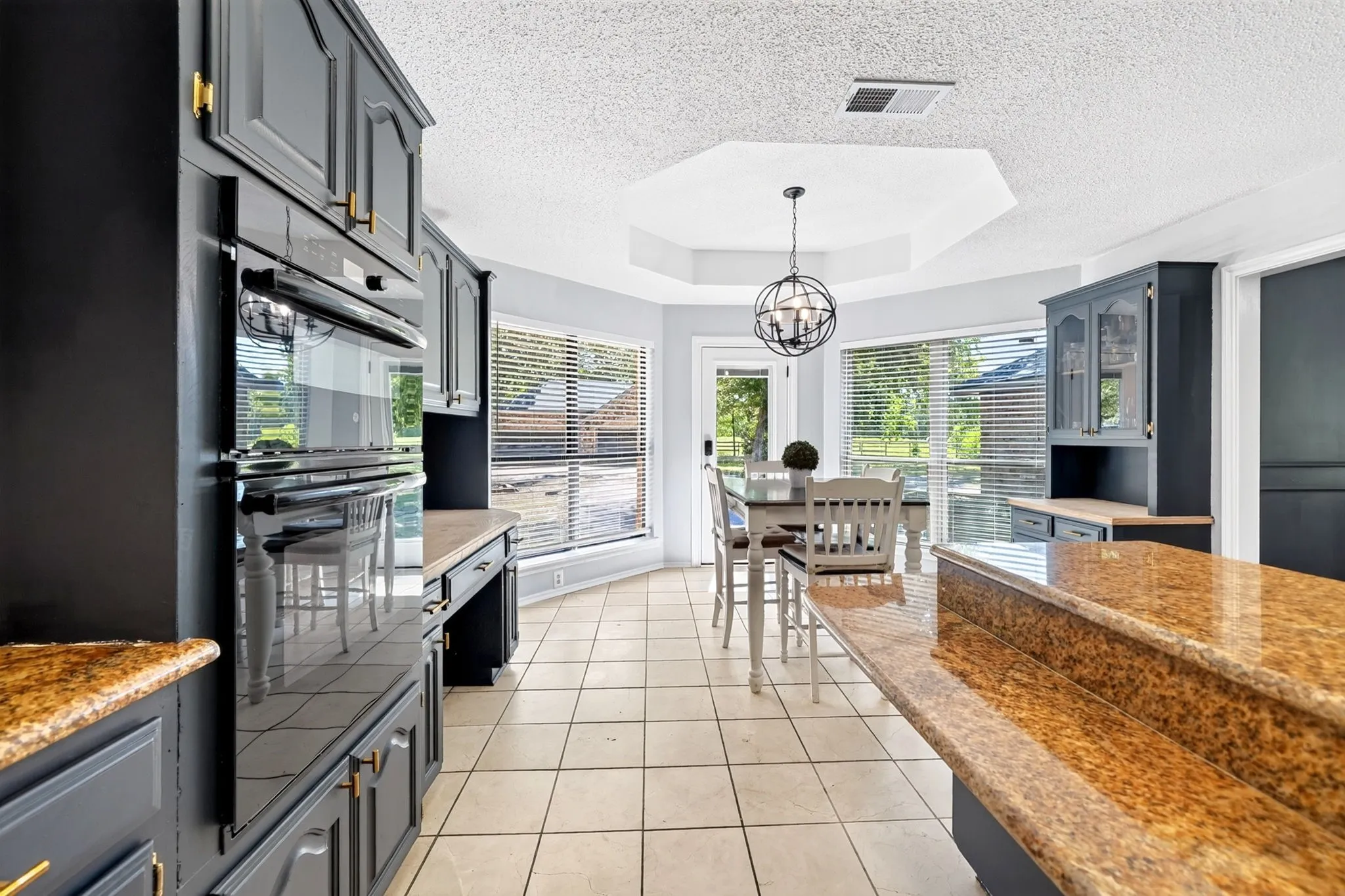 Single Family Residence For Sale in Hunt County , 3041 Choctaw Road, Commerce, Texas 75428, 3 Bedroom, 3 Bathroom, 6 Garage spaces, 2,682 Sqft, built in 1987, mls#21333975, Real Estate Agent in Commerce, Homes For Sale in Hunt county, Homes For Sale in Commerce, Realtor in Commerce Texas, Real Estate Brokerage Independent Realty Texas, Luminita Cordes Realtor