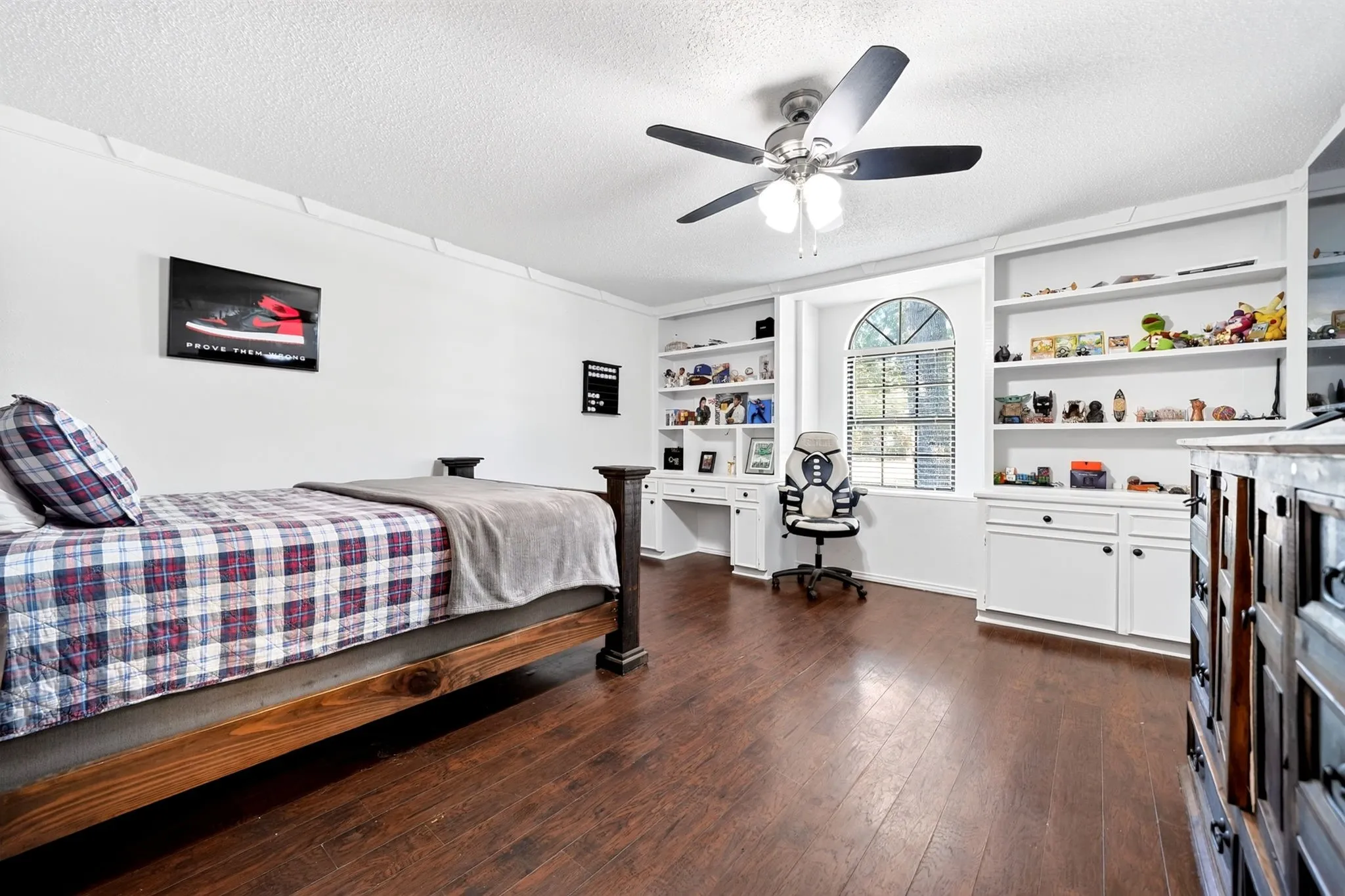 Single Family Residence For Sale in Hunt County , 3041 Choctaw Road, Commerce, Texas 75428, 3 Bedroom, 3 Bathroom, 6 Garage spaces, 2,682 Sqft, built in 1987, mls#21333975, Real Estate Agent in Commerce, Homes For Sale in Hunt county, Homes For Sale in Commerce, Realtor in Commerce Texas, Real Estate Brokerage Independent Realty Texas, Luminita Cordes Realtor