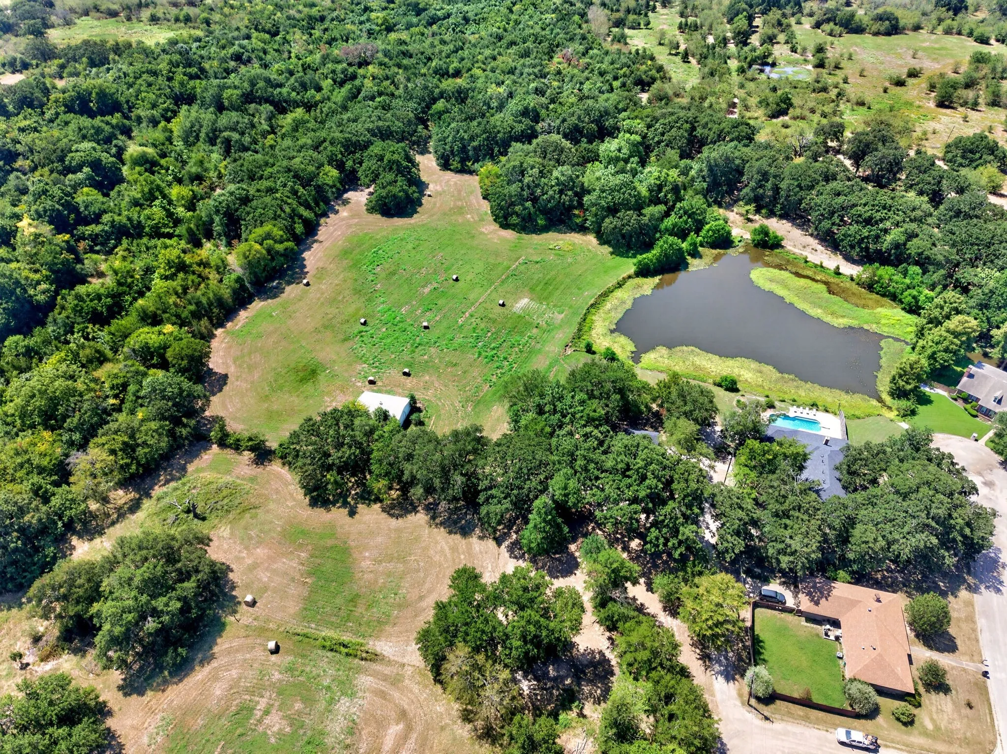 Single Family Residence For Sale in Hunt County , 3041 Choctaw Road, Commerce, Texas 75428, 3 Bedroom, 3 Bathroom, 6 Garage spaces, 2,682 Sqft, built in 1987, mls#21333975, Real Estate Agent in Commerce, Homes For Sale in Hunt county, Homes For Sale in Commerce, Realtor in Commerce Texas, Real Estate Brokerage Independent Realty Texas, Luminita Cordes Realtor
