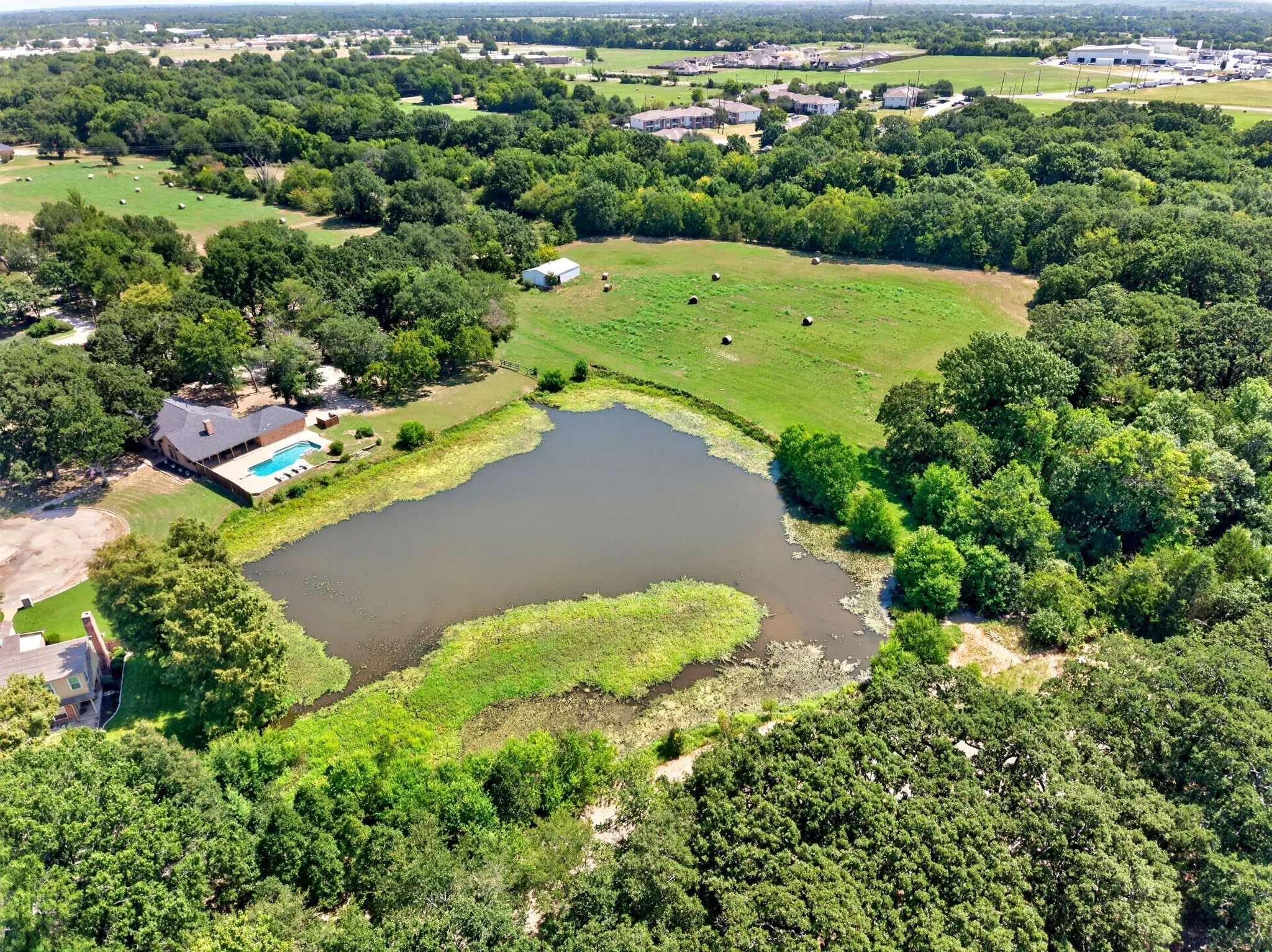 Single Family Residence For Sale in Hunt County , 3041 Choctaw Road, Commerce, Texas 75428, 3 Bedroom, 3 Bathroom, 6 Garage spaces, 2,682 Sqft, built in 1987, mls#21333975, Real Estate Agent in Commerce, Homes For Sale in Hunt county, Homes For Sale in Commerce, Realtor in Commerce Texas, Real Estate Brokerage Independent Realty Texas, Luminita Cordes Realtor