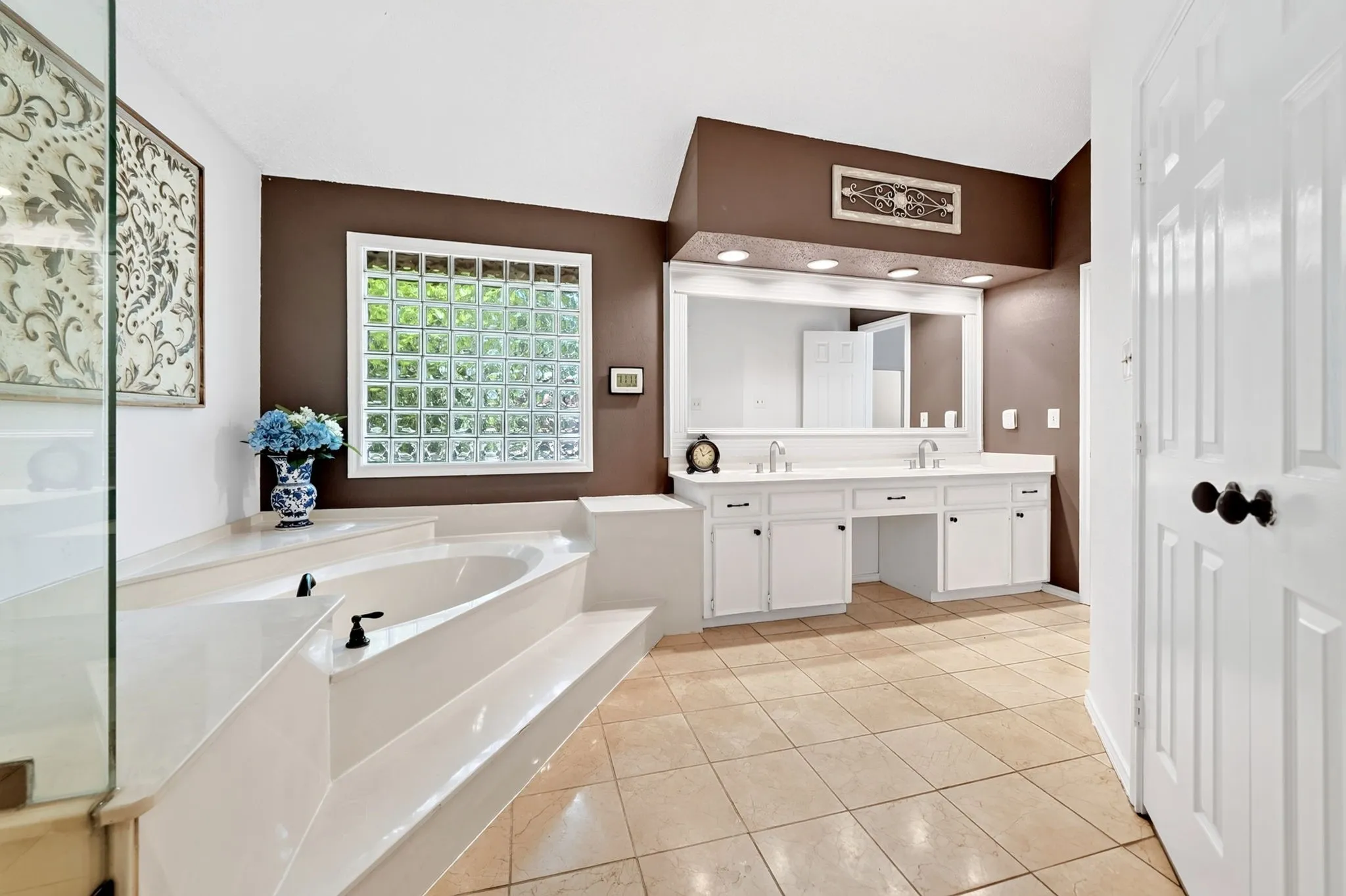 Time for a relaxing soak in the tub!