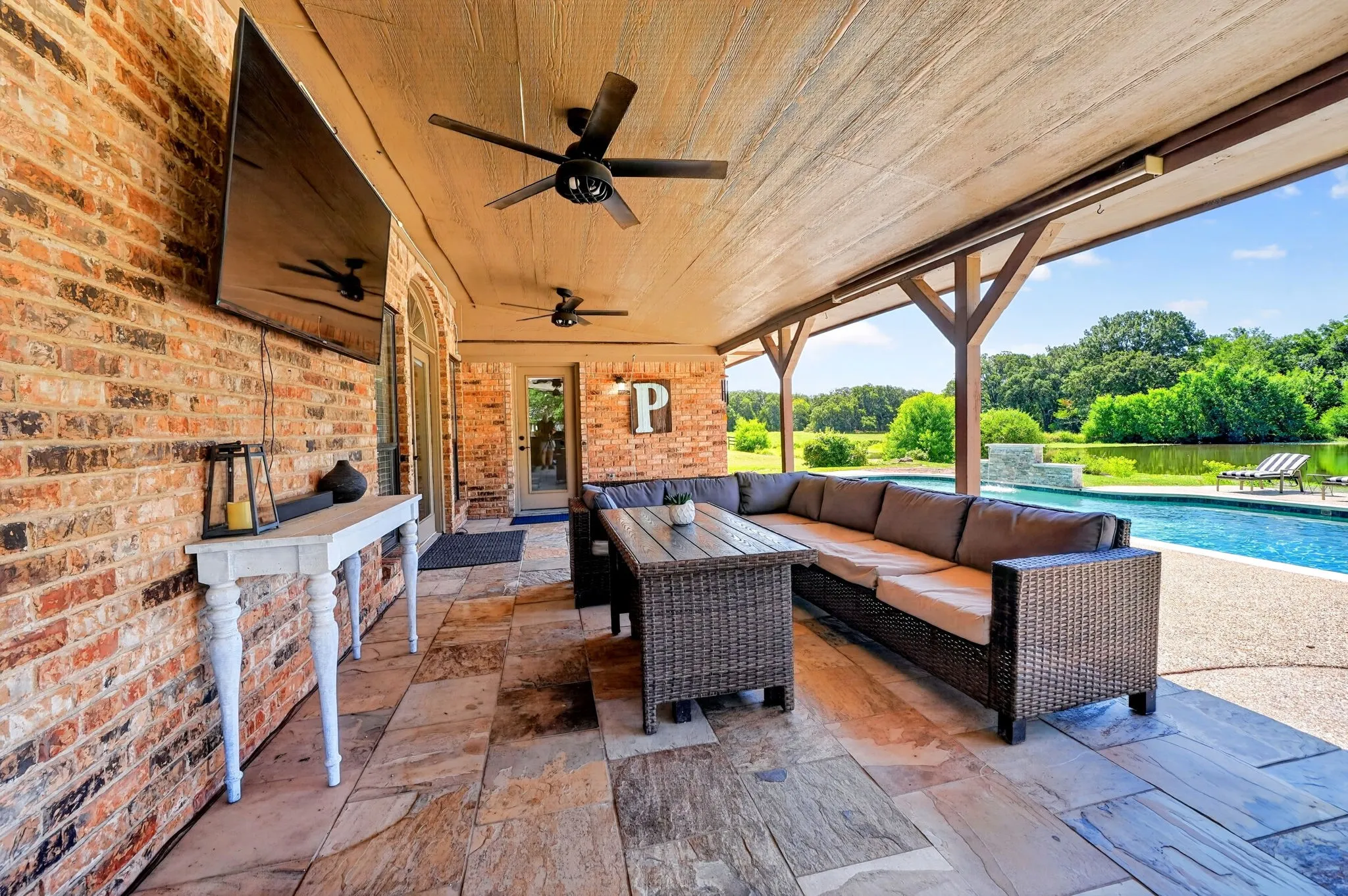 Single Family Residence For Sale in Hunt County , 3041 Choctaw Road, Commerce, Texas 75428, 3 Bedroom, 3 Bathroom, 6 Garage spaces, 2,682 Sqft, built in 1987, mls#21333975, Real Estate Agent in Commerce, Homes For Sale in Hunt county, Homes For Sale in Commerce, Realtor in Commerce Texas, Real Estate Brokerage Independent Realty Texas, Luminita Cordes Realtor