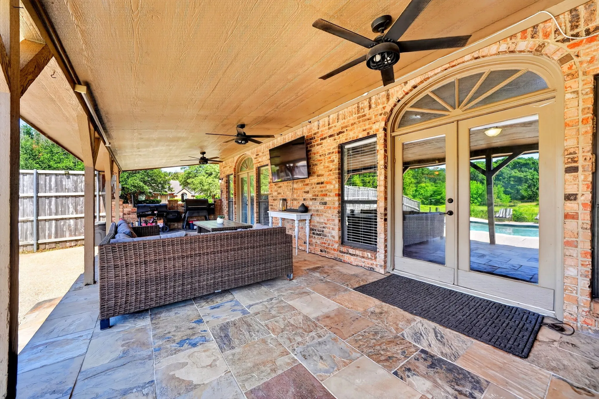 Single Family Residence For Sale in Hunt County , 3041 Choctaw Road, Commerce, Texas 75428, 3 Bedroom, 3 Bathroom, 6 Garage spaces, 2,682 Sqft, built in 1987, mls#21333975, Real Estate Agent in Commerce, Homes For Sale in Hunt county, Homes For Sale in Commerce, Realtor in Commerce Texas, Real Estate Brokerage Independent Realty Texas, Luminita Cordes Realtor