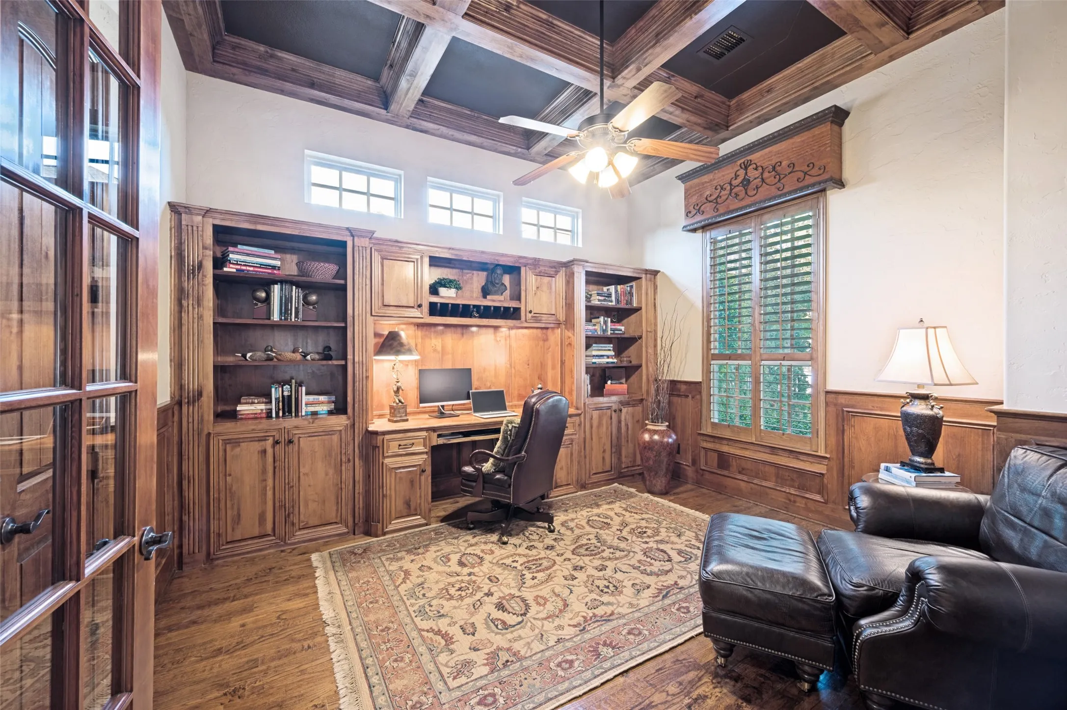 Single Family Residence For Sale in Denton County , 8411 Buffalo Drive, Lantana, Texas 76226, 5 Bedroom, 5 Bathroom, 3 Garage spaces, 5,285 Sqft, built in 2007, mls#21312049, Real Estate Agent in Lantana, Homes For Sale in Denton county, Homes For Sale in Lantana, Realtor in Lantana Texas, Real Estate Brokerage Independent Realty Texas, Luminita Cordes Realtor