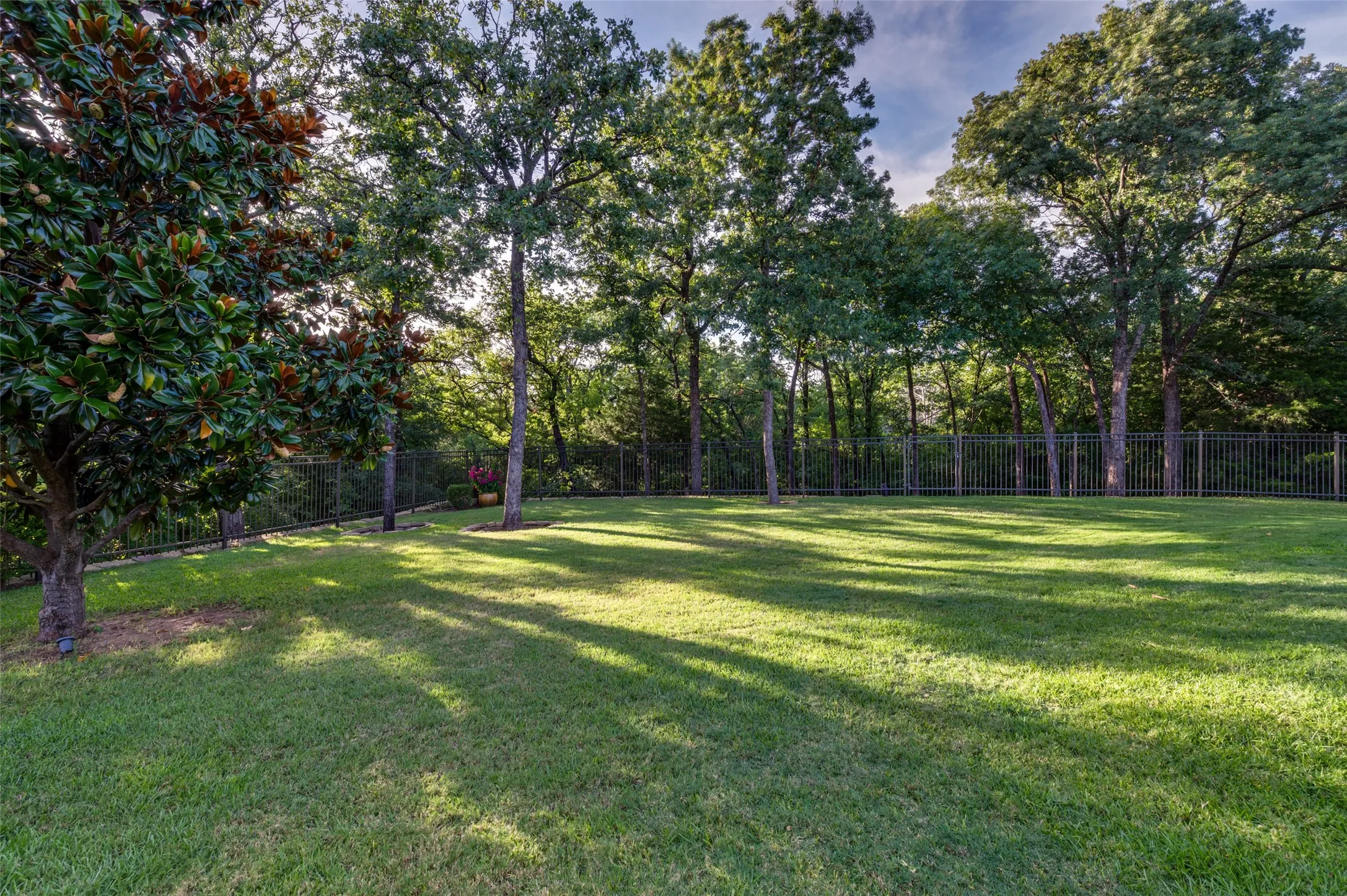 Single Family Residence For Sale in Denton County , 8411 Buffalo Drive, Lantana, Texas 76226, 5 Bedroom, 5 Bathroom, 3 Garage spaces, 5,285 Sqft, built in 2007, mls#21312049, Real Estate Agent in Lantana, Homes For Sale in Denton county, Homes For Sale in Lantana, Realtor in Lantana Texas, Real Estate Brokerage Independent Realty Texas, Luminita Cordes Realtor