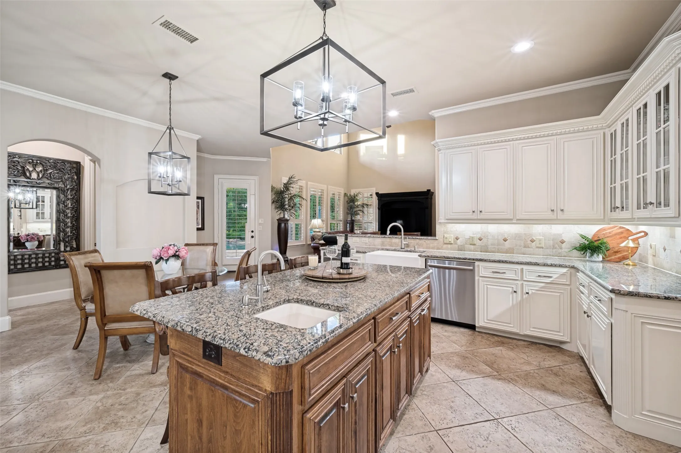 Single Family Residence For Sale in Denton County , 8411 Buffalo Drive, Lantana, Texas 76226, 5 Bedroom, 5 Bathroom, 3 Garage spaces, 5,285 Sqft, built in 2007, mls#21312049, Real Estate Agent in Lantana, Homes For Sale in Denton county, Homes For Sale in Lantana, Realtor in Lantana Texas, Real Estate Brokerage Independent Realty Texas, Luminita Cordes Realtor