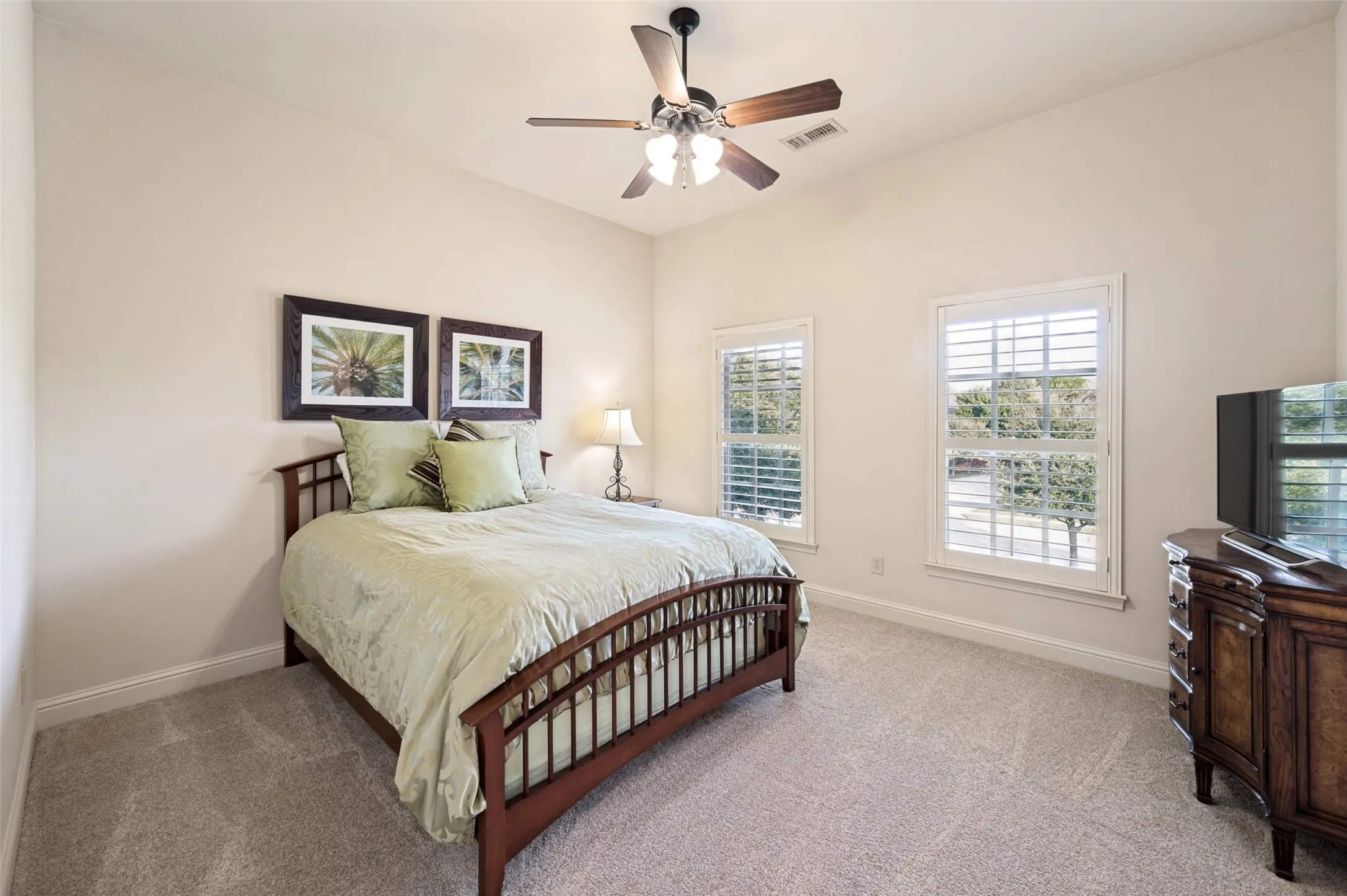 Single Family Residence For Sale in Denton County , 8411 Buffalo Drive, Lantana, Texas 76226, 5 Bedroom, 5 Bathroom, 3 Garage spaces, 5,285 Sqft, built in 2007, mls#21312049, Real Estate Agent in Lantana, Homes For Sale in Denton county, Homes For Sale in Lantana, Realtor in Lantana Texas, Real Estate Brokerage Independent Realty Texas, Luminita Cordes Realtor
