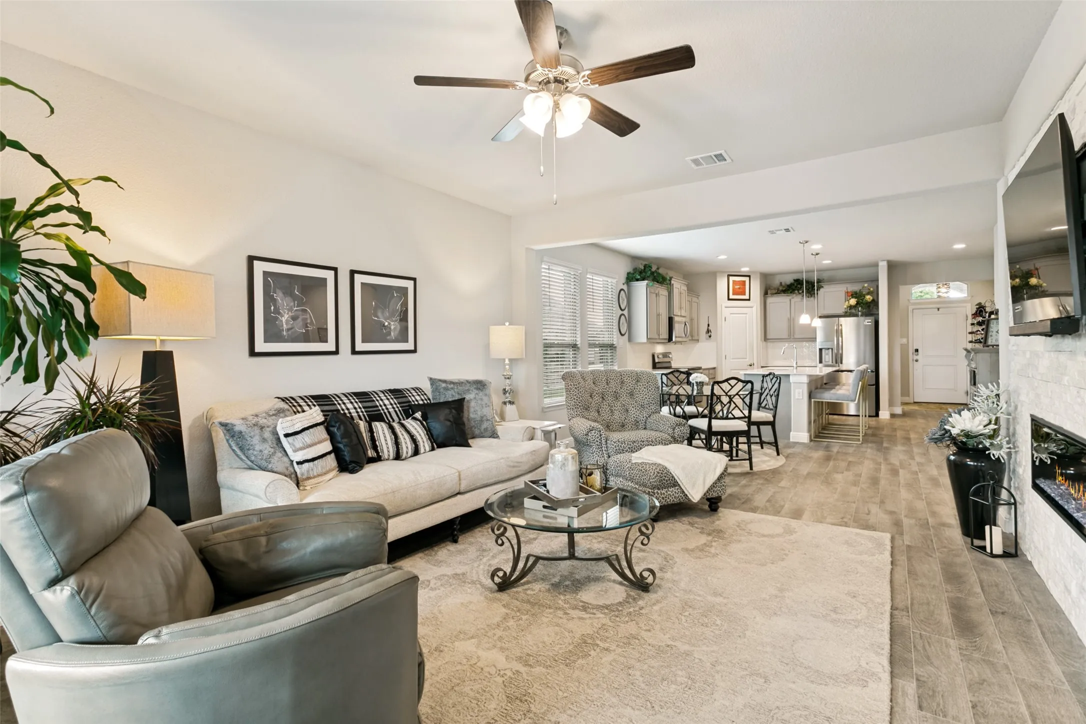 Large Open Plan Family Room with Breakfast and Kitchen