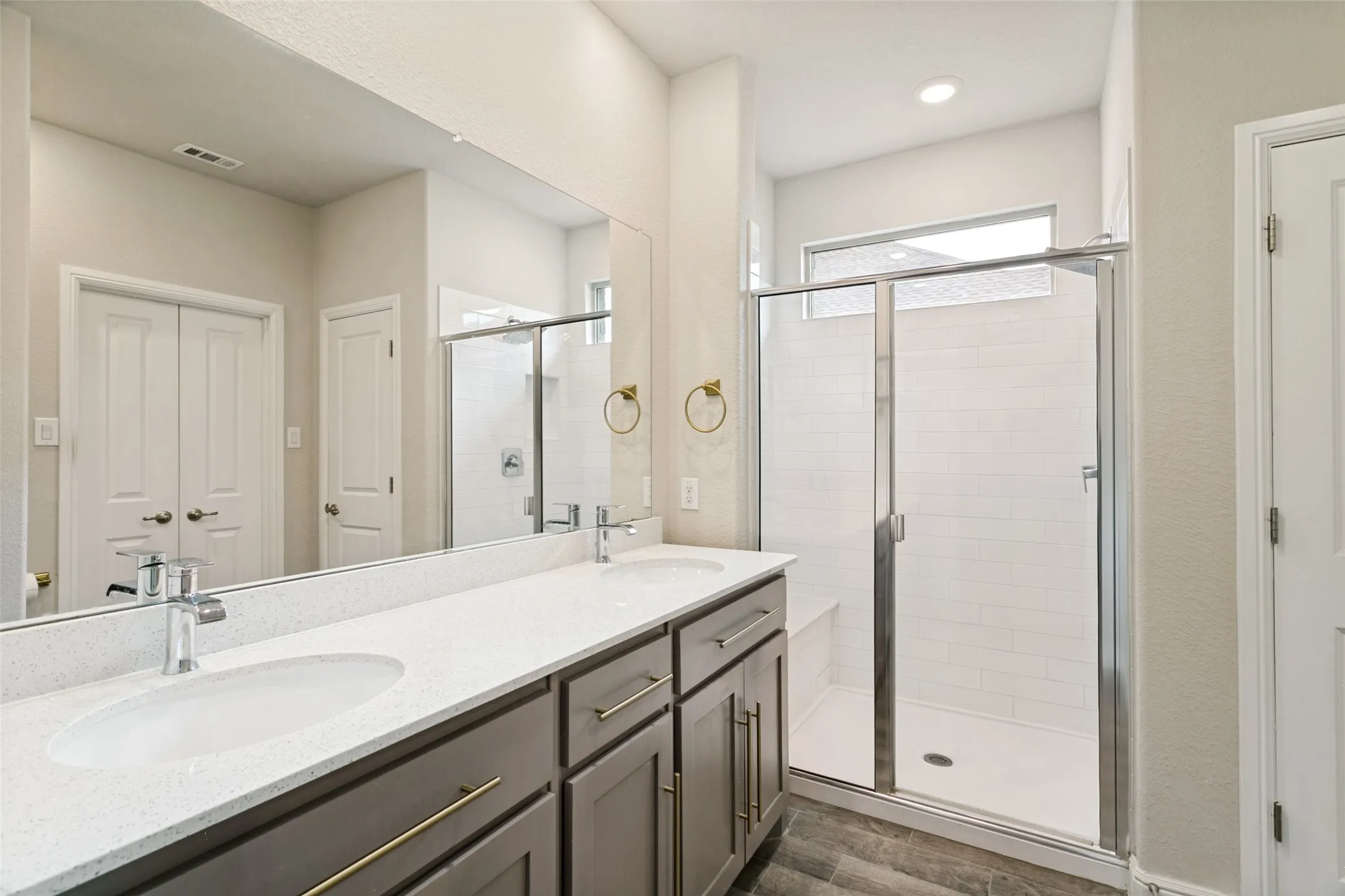 Single Family Residence For Sale in Hood County , 1837 Ruffian Road, Granbury, Texas 76049, 3 Bedrooms, 2 Bathrooms, 2 Garage spaces, 1,822 Sqft, built in 2021, Price $345,000, mls#21330542, Real Estate Agent in Granbury, Homes For Sale in Hood county, Homes For Sale in Granbury, Realtor in Granbury Texas, Real Estate Brokerage Independent Realty Texas, Luminita Cordes Realtor